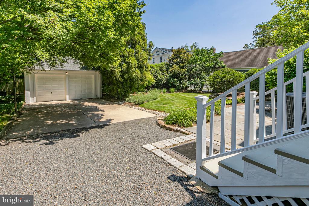3 Evelyn Pl