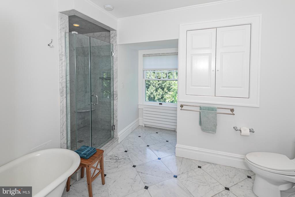 3 Evelyn Pl