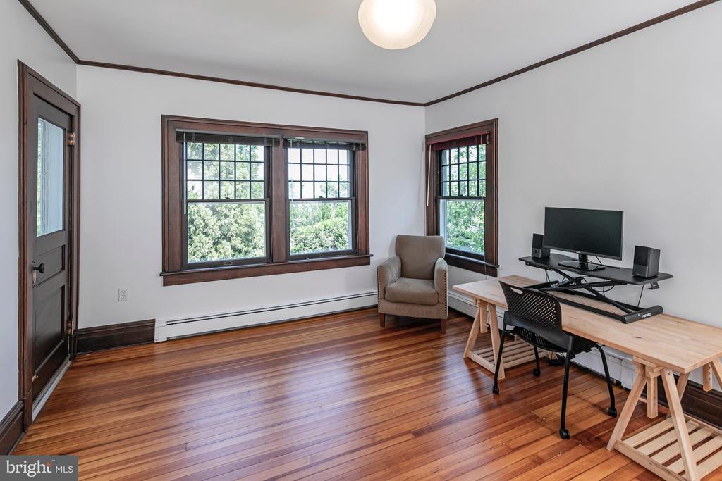3 Evelyn Pl