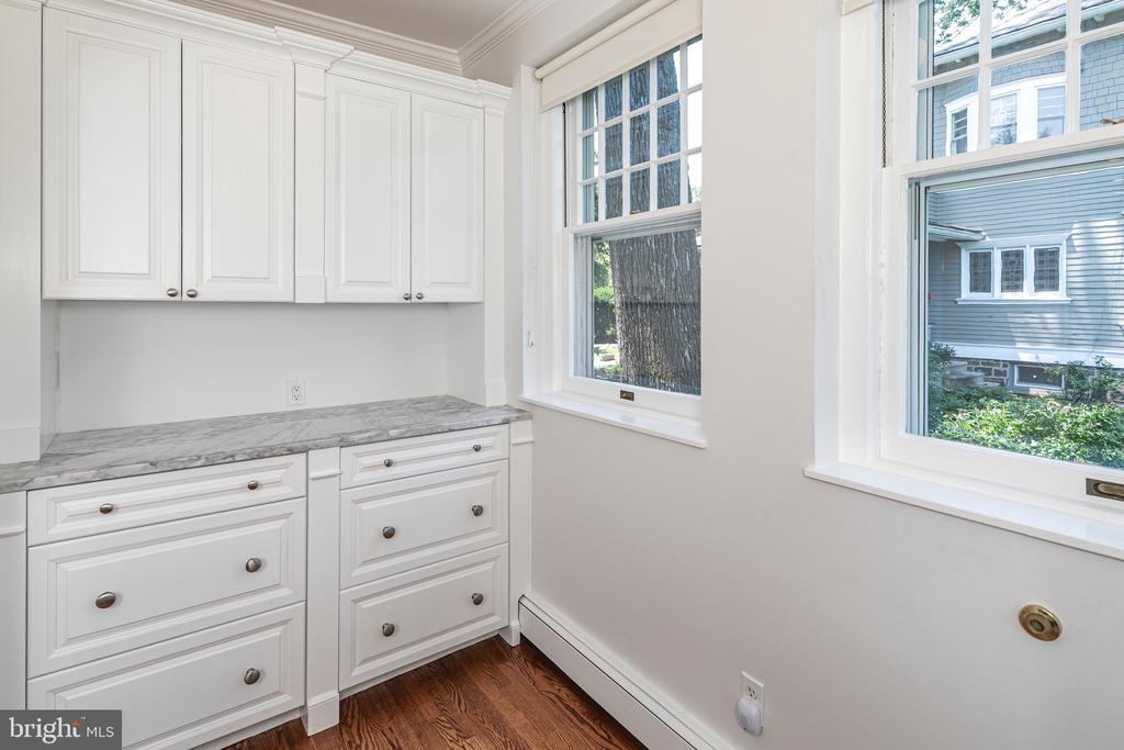 3 Evelyn Pl