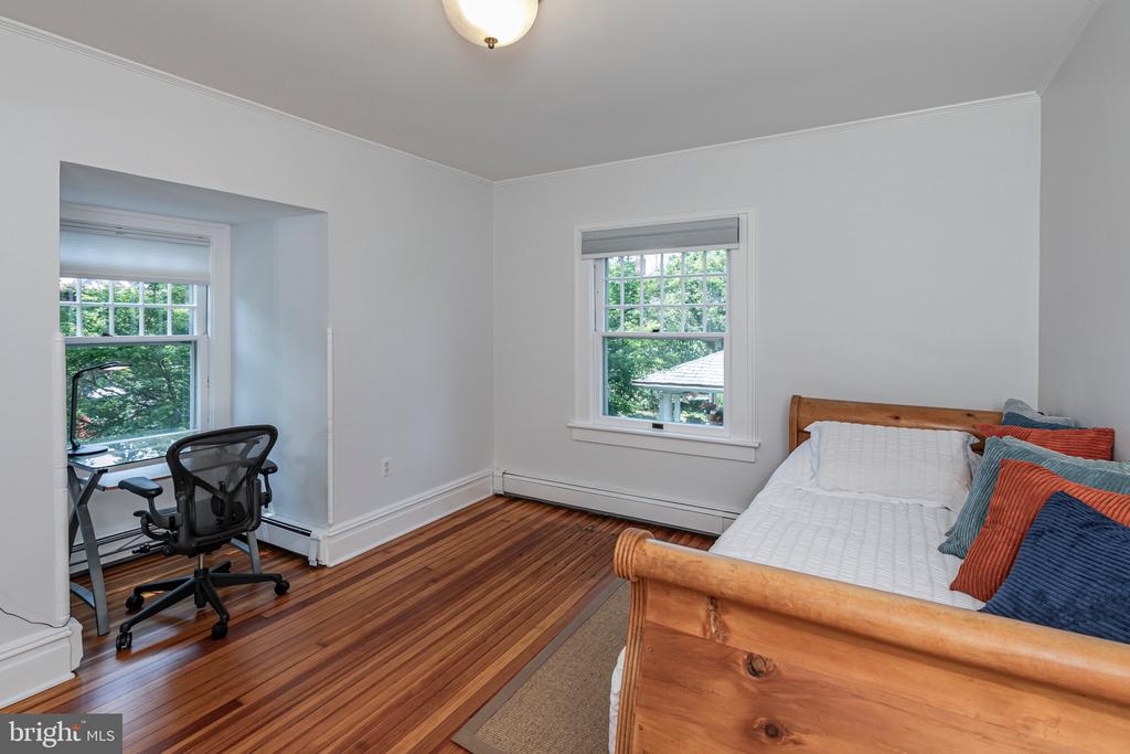 3 Evelyn Pl