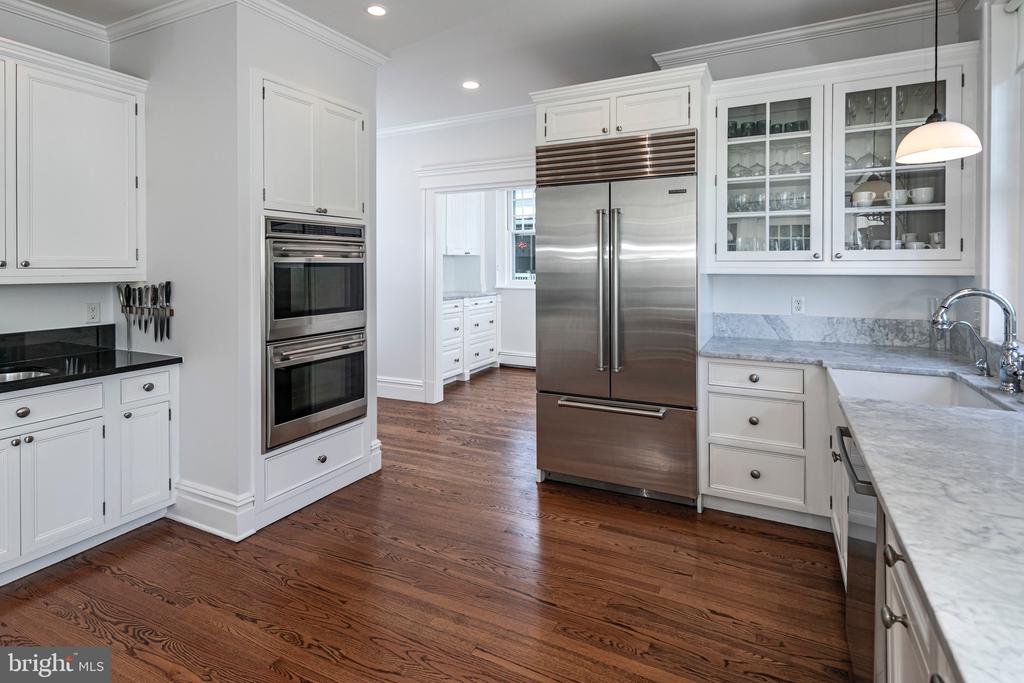 3 Evelyn Pl