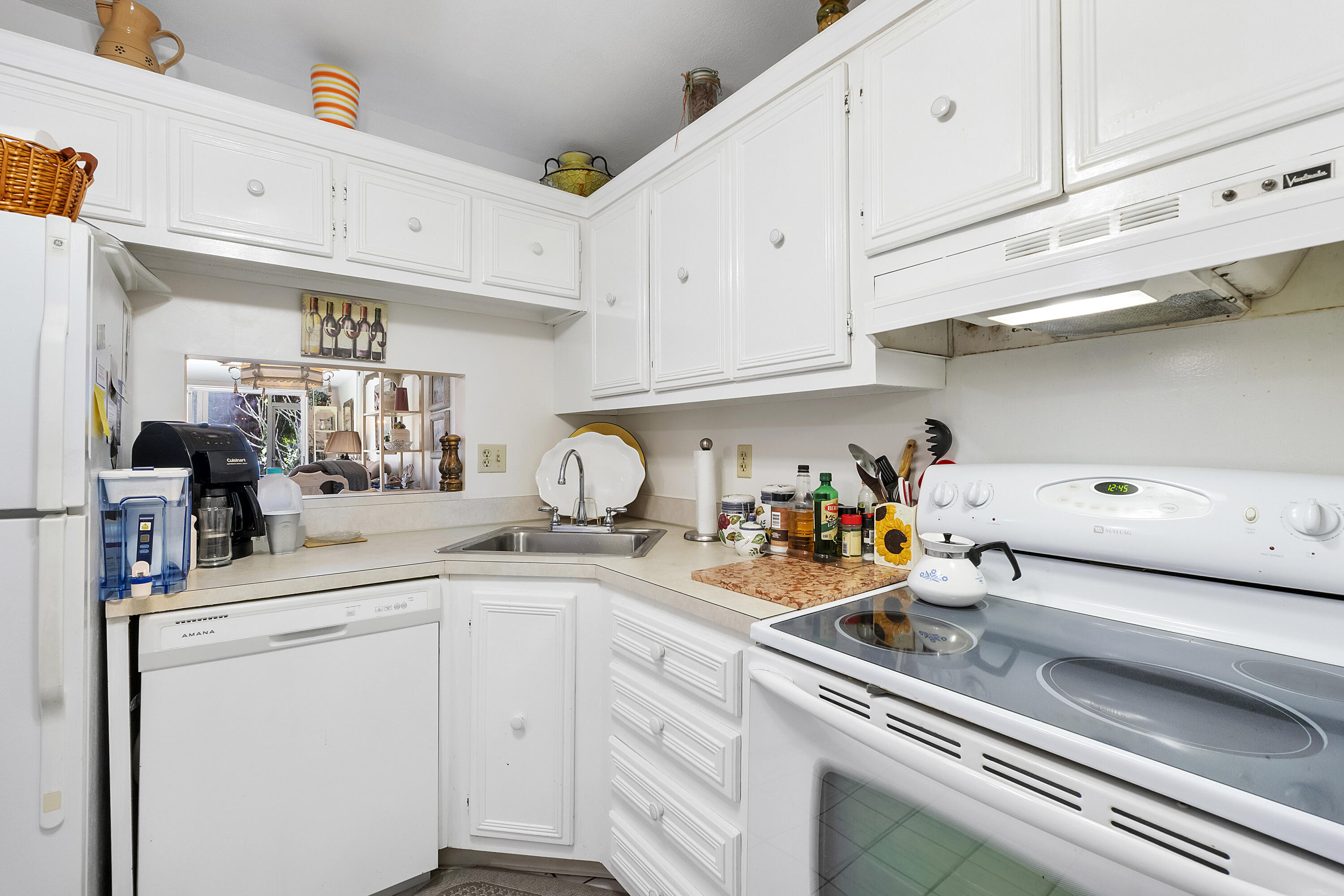 8390 Lagos De Campo Boulevard