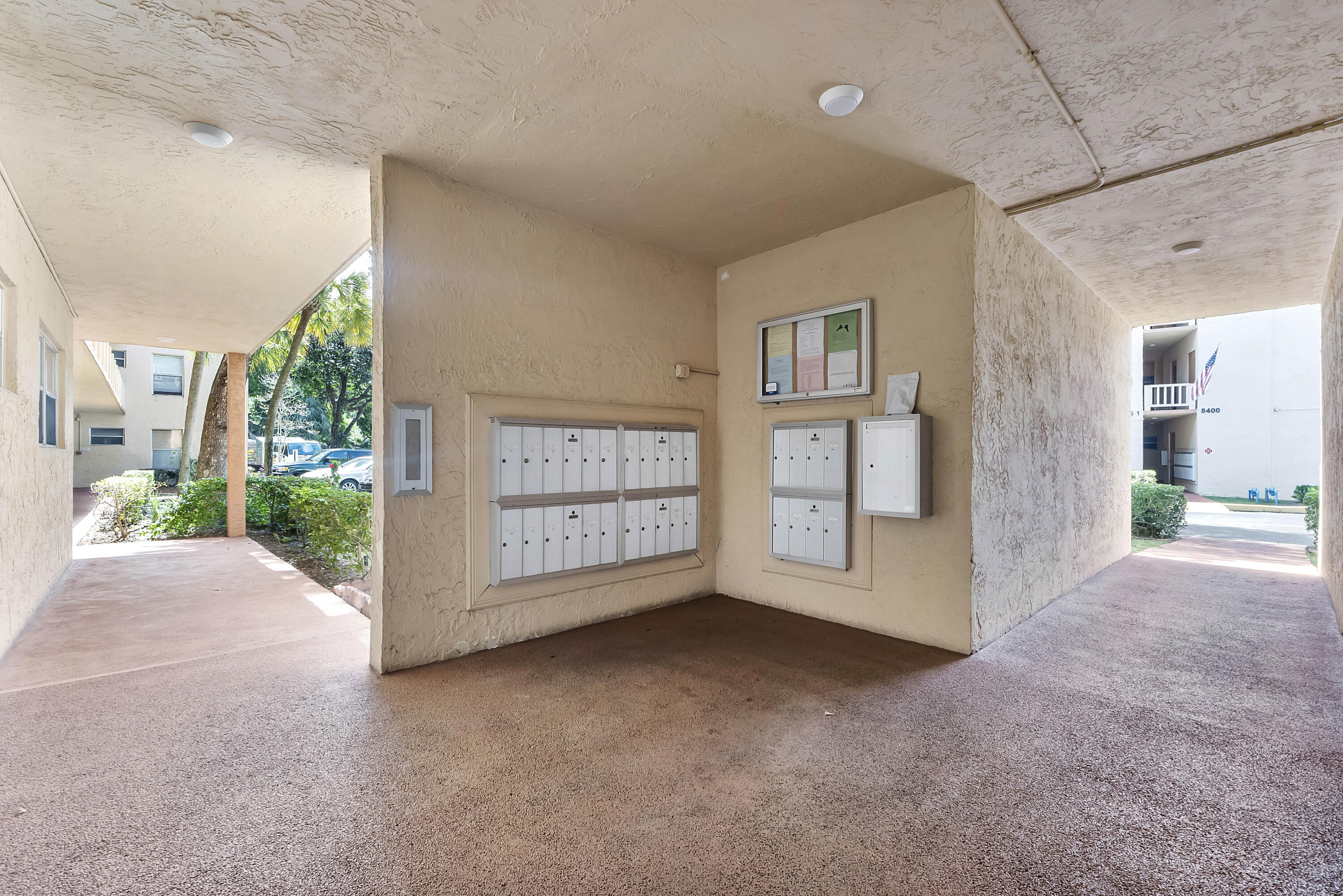 8390 Lagos De Campo Boulevard