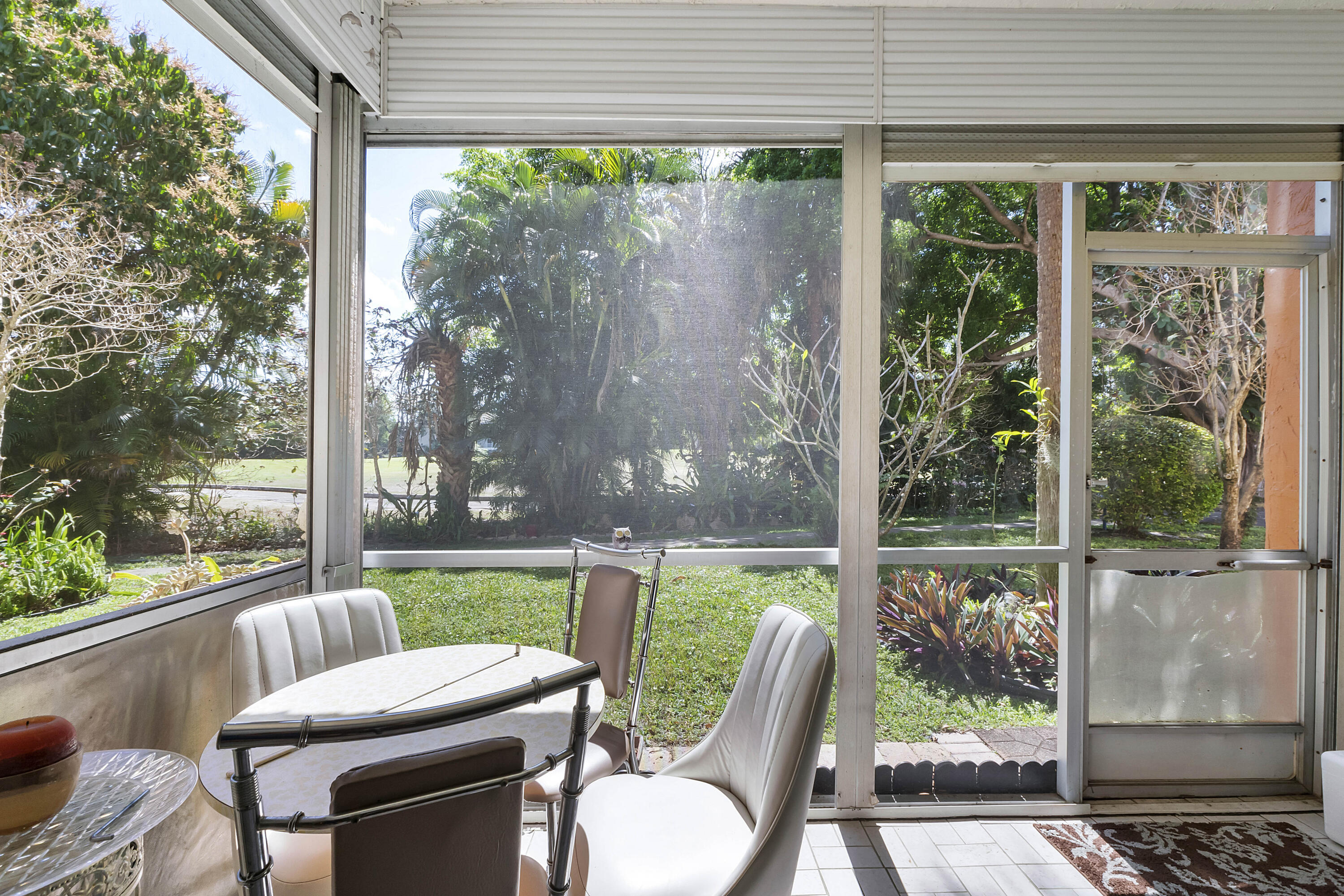 8390 Lagos De Campo Boulevard