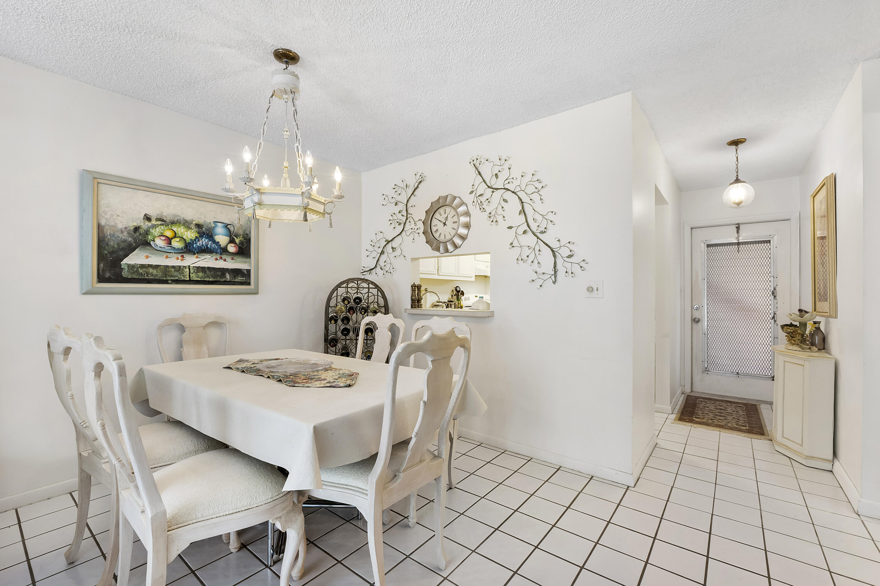 8390 Lagos De Campo Boulevard