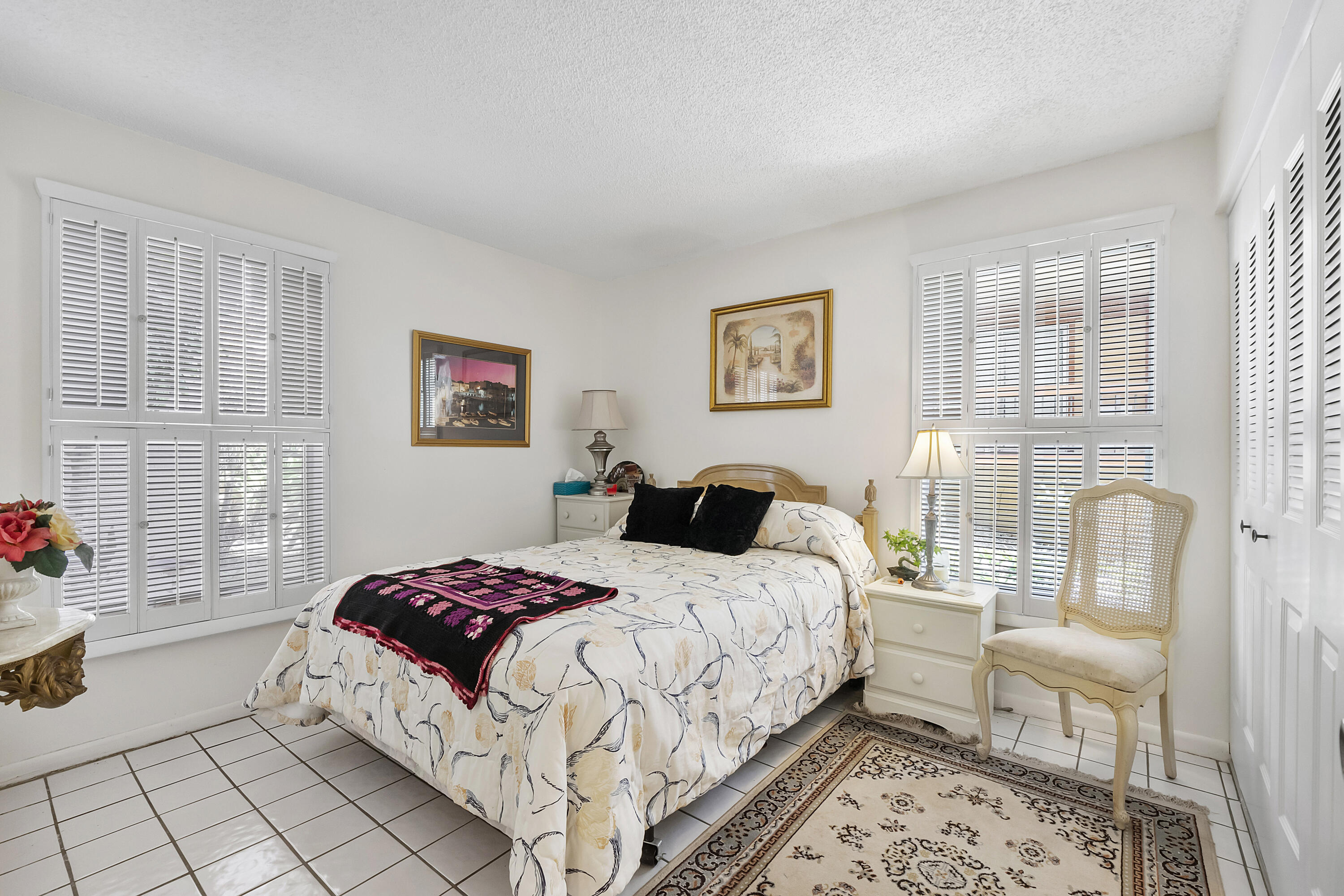 8390 Lagos De Campo Boulevard