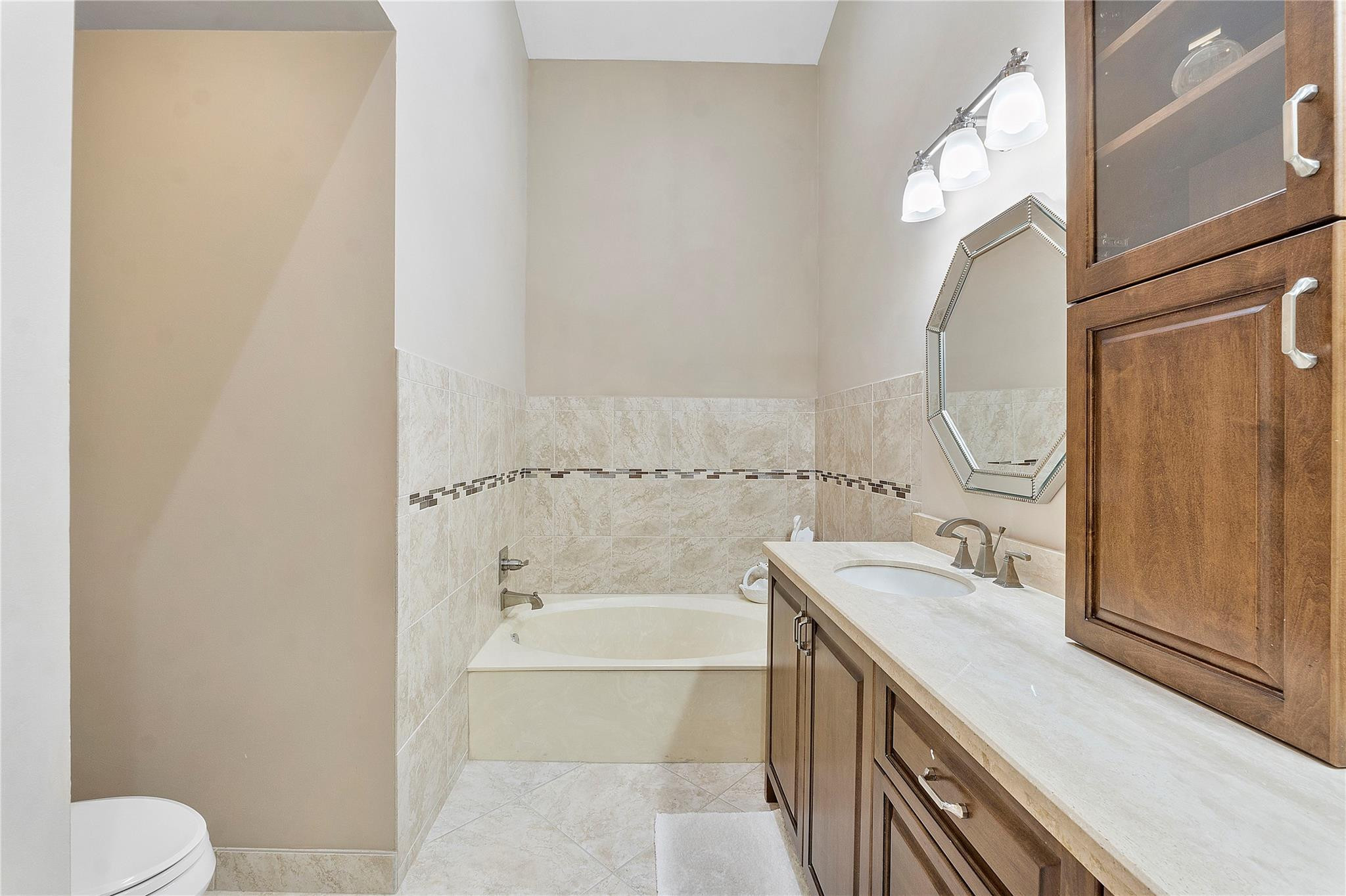 7644 Lexington Club Blvd B