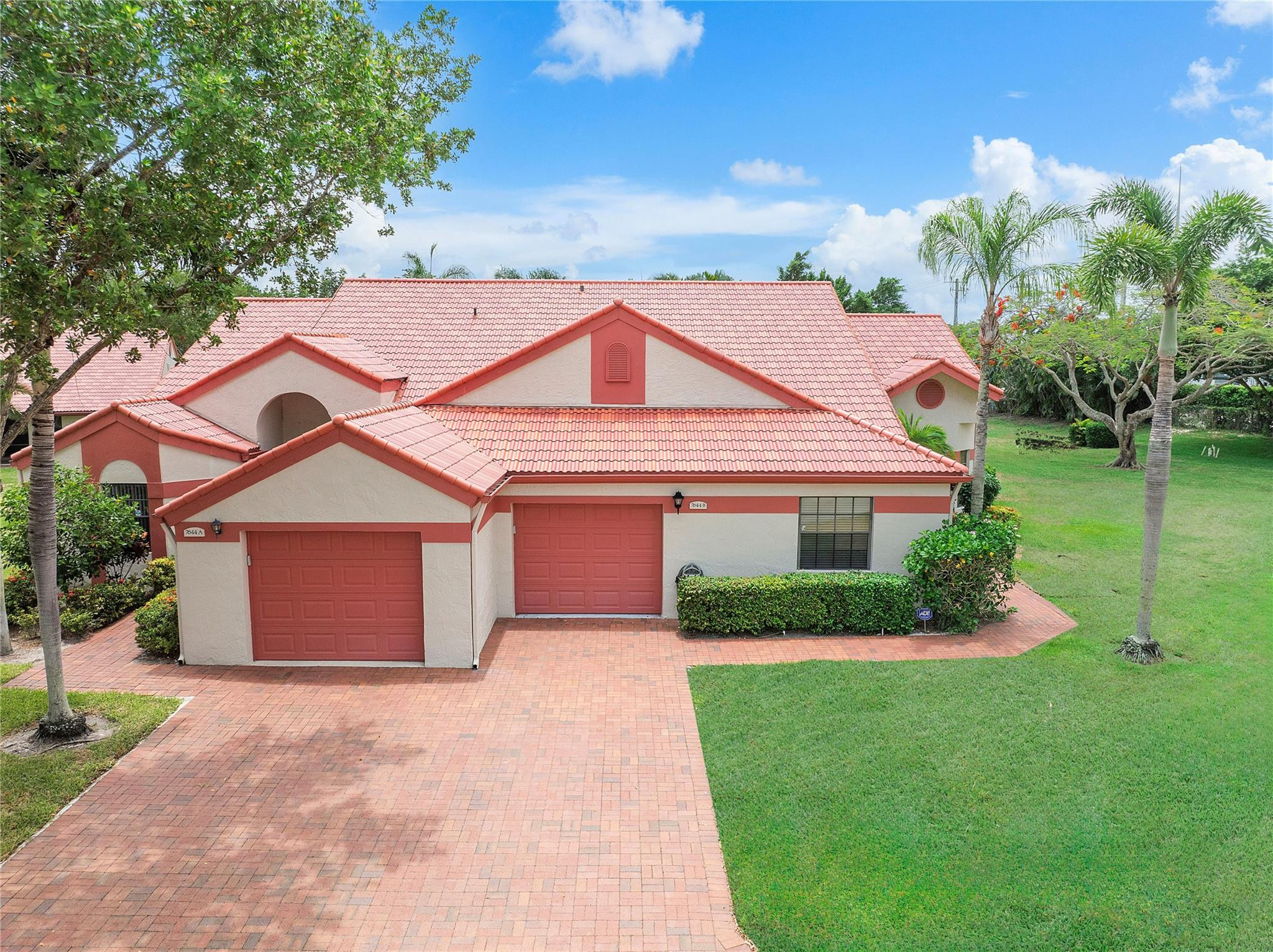 7644 Lexington Club Blvd B