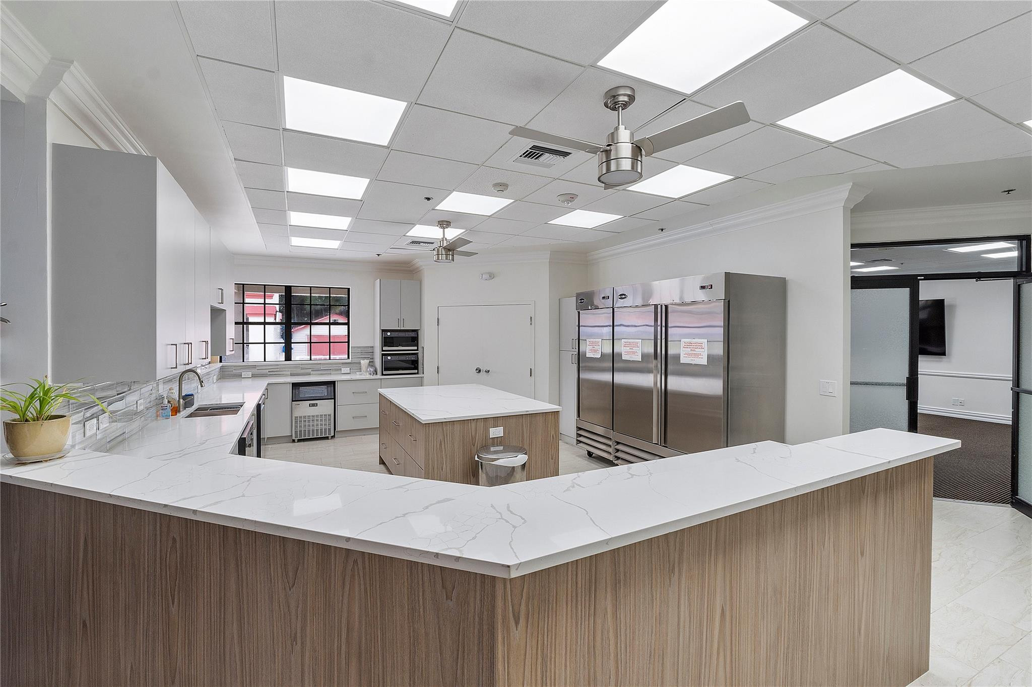 7644 Lexington Club Blvd B