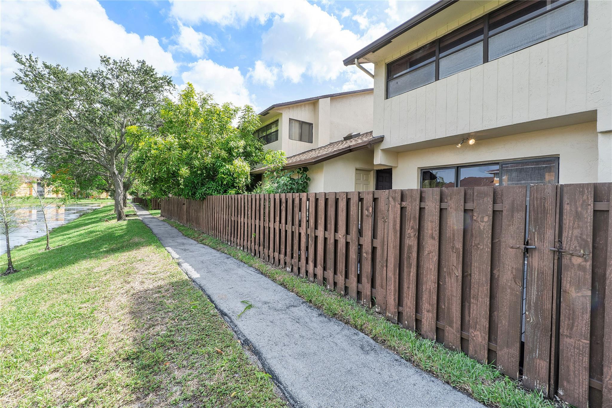 7640 NW 79th Ave L6