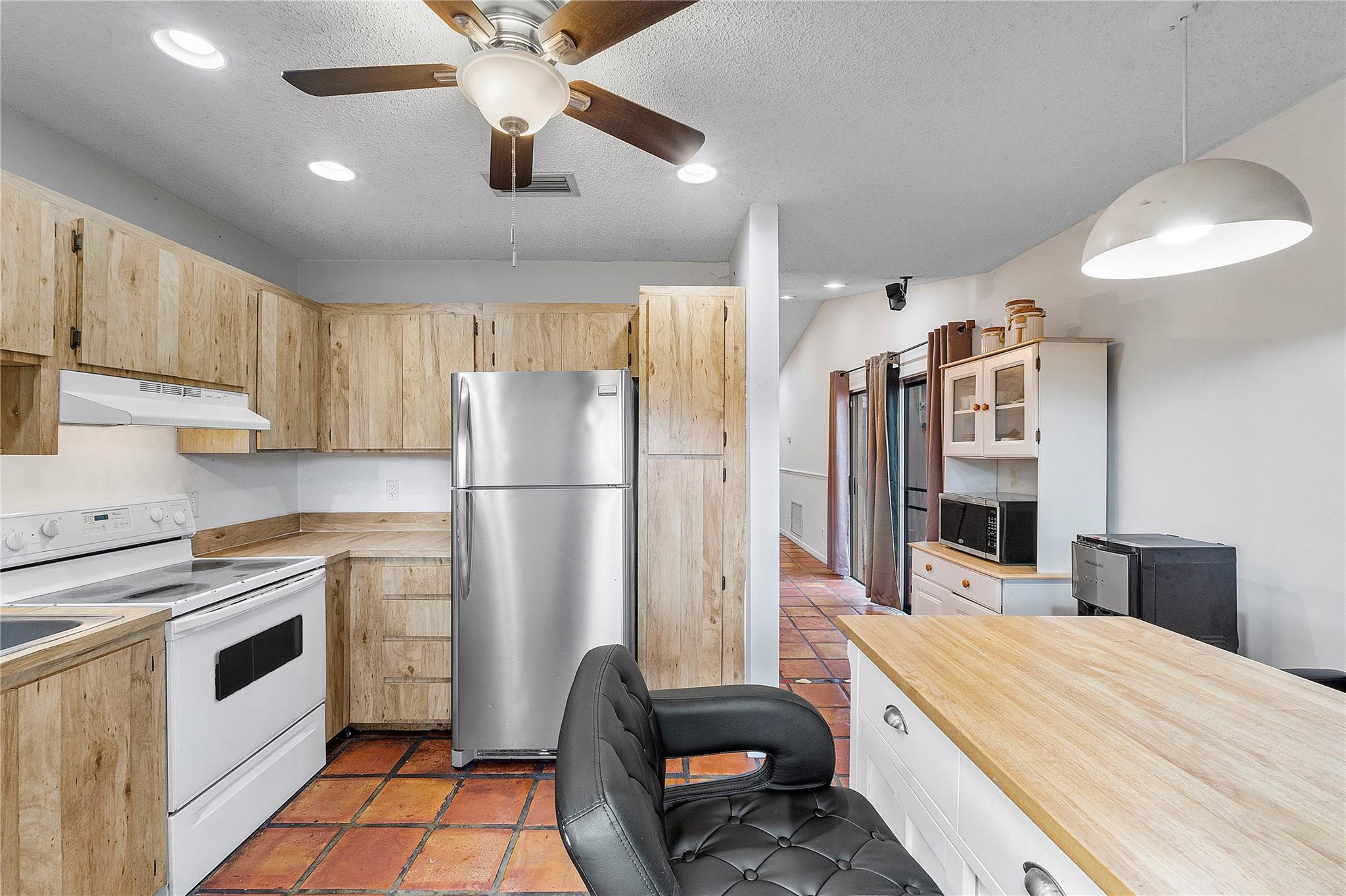 4990 NW 9th Way 4990