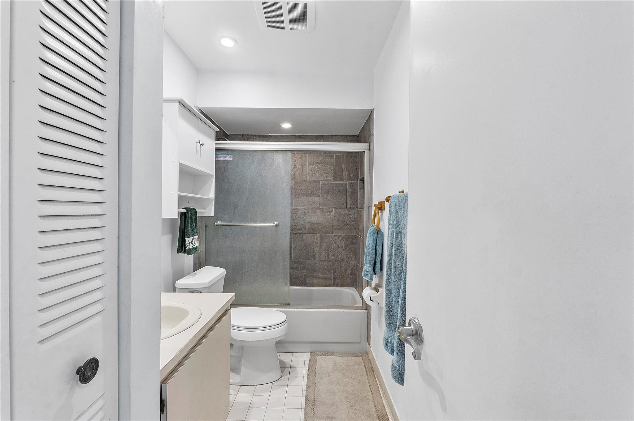 4990 NW 9th Way 4990