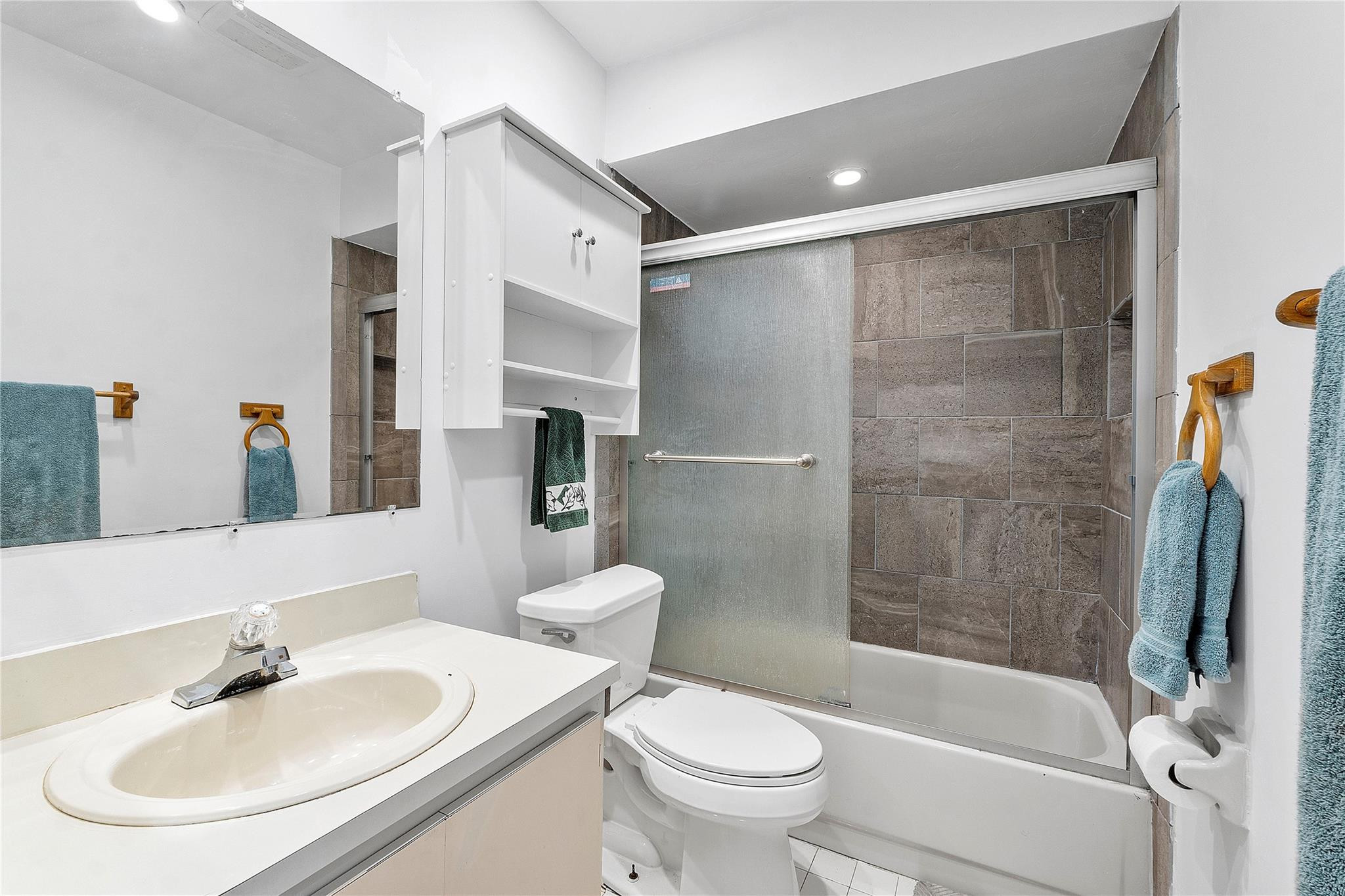 4990 NW 9th Way 4990