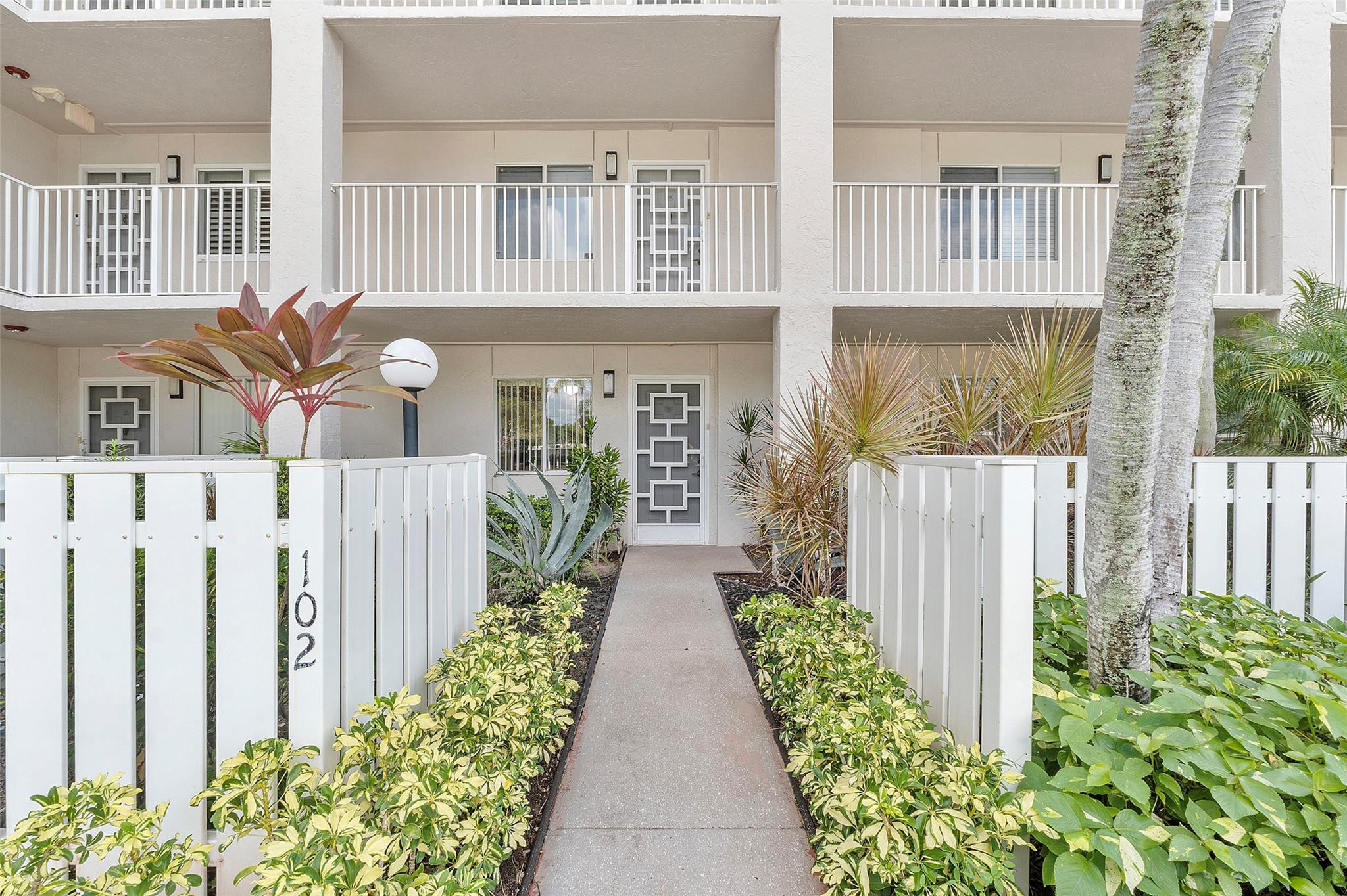 14112 Huntington Pointe Dr 102