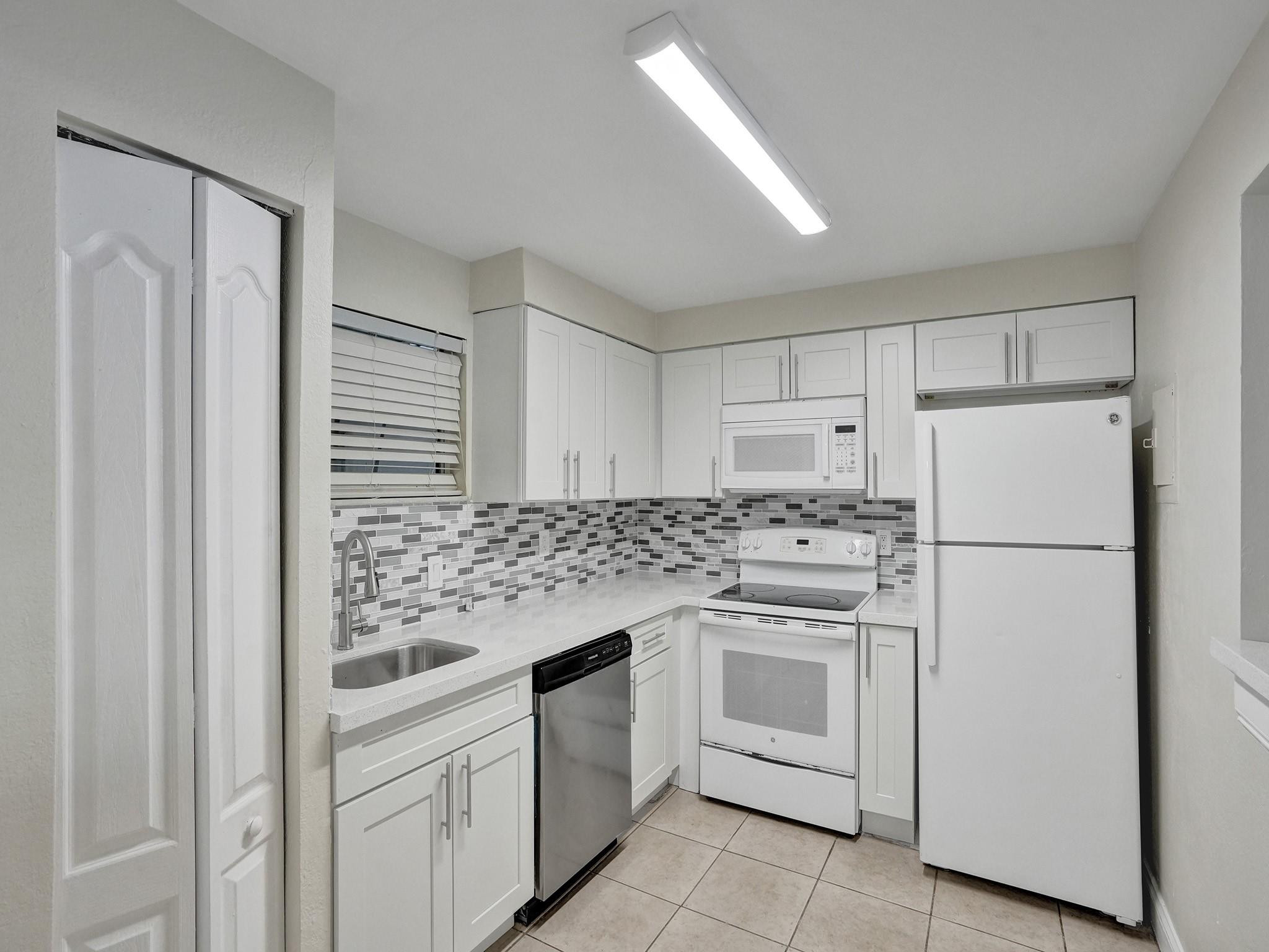 4205 N University Dr 108