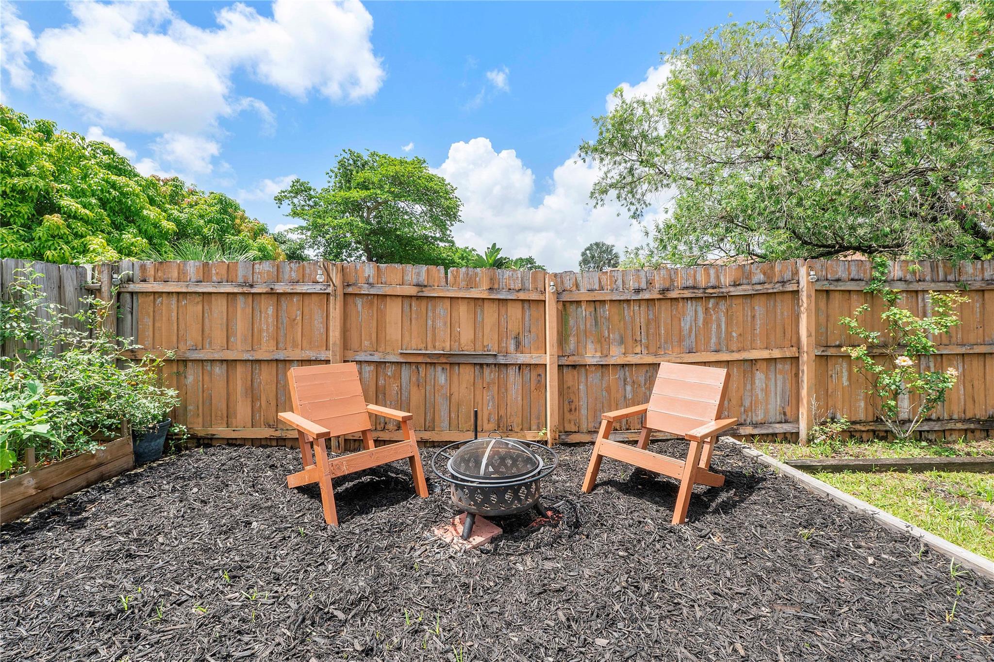 4094 NW 1st Pl