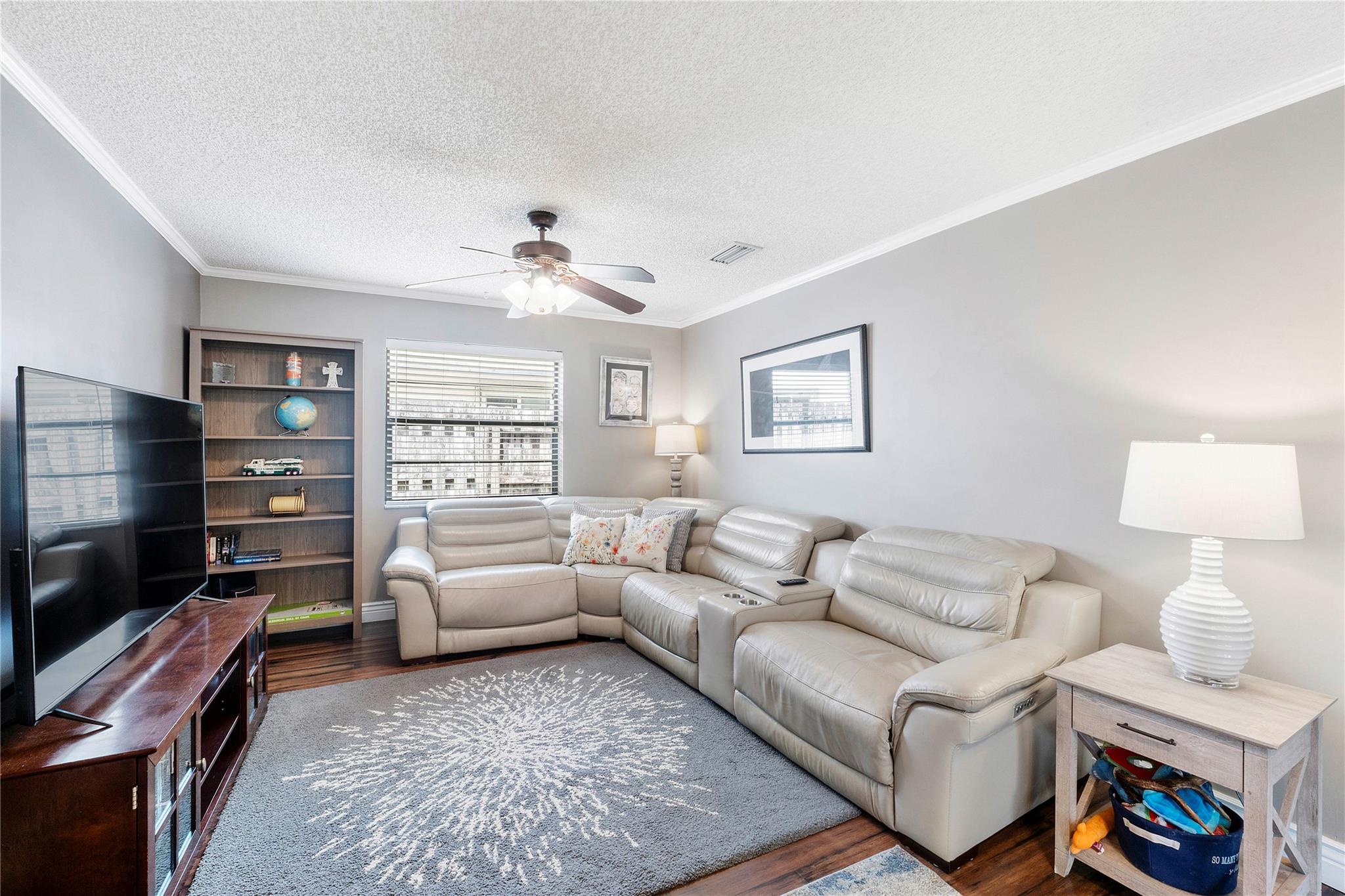 4094 NW 1st Pl