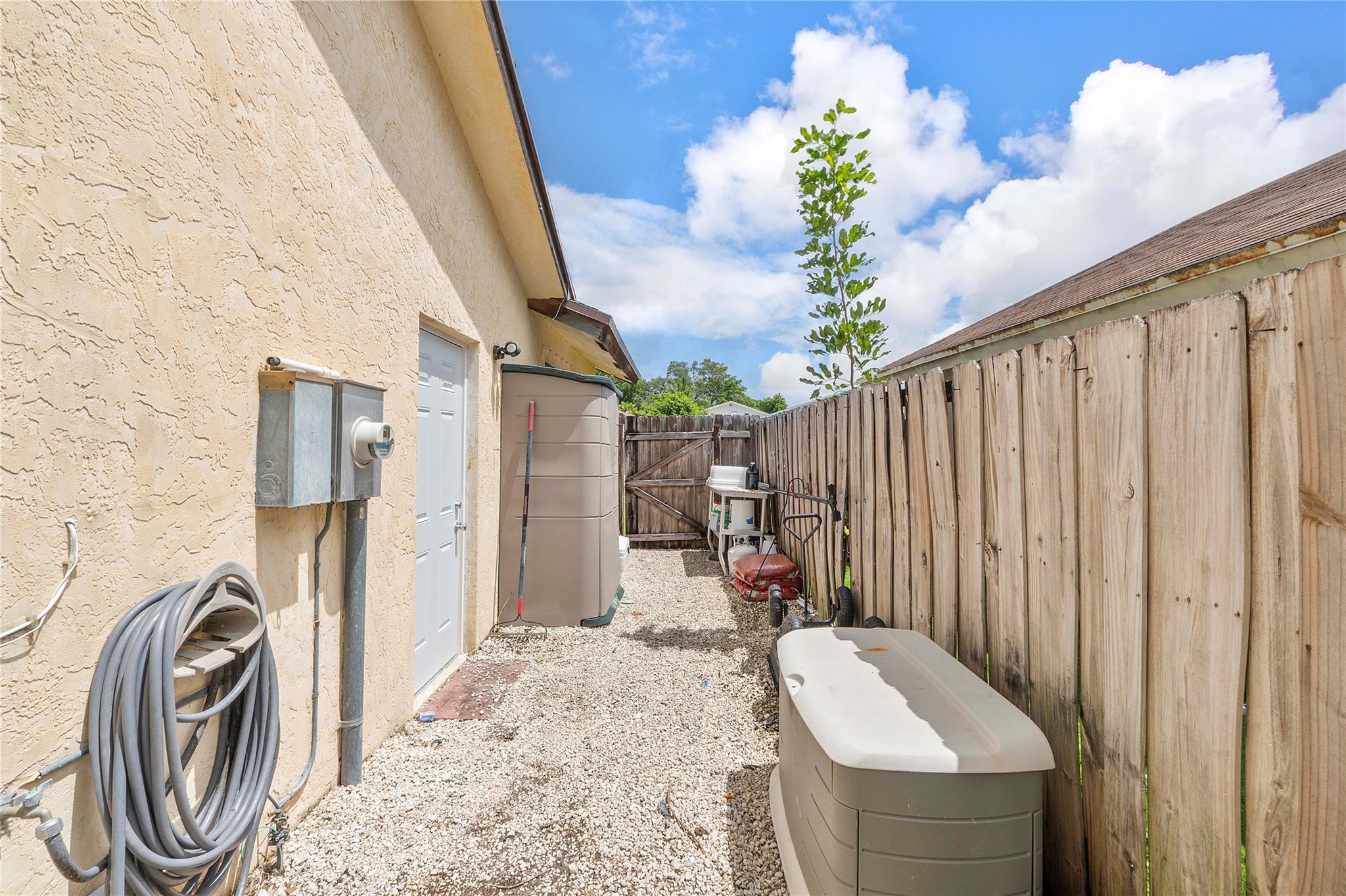 4094 NW 1st Pl