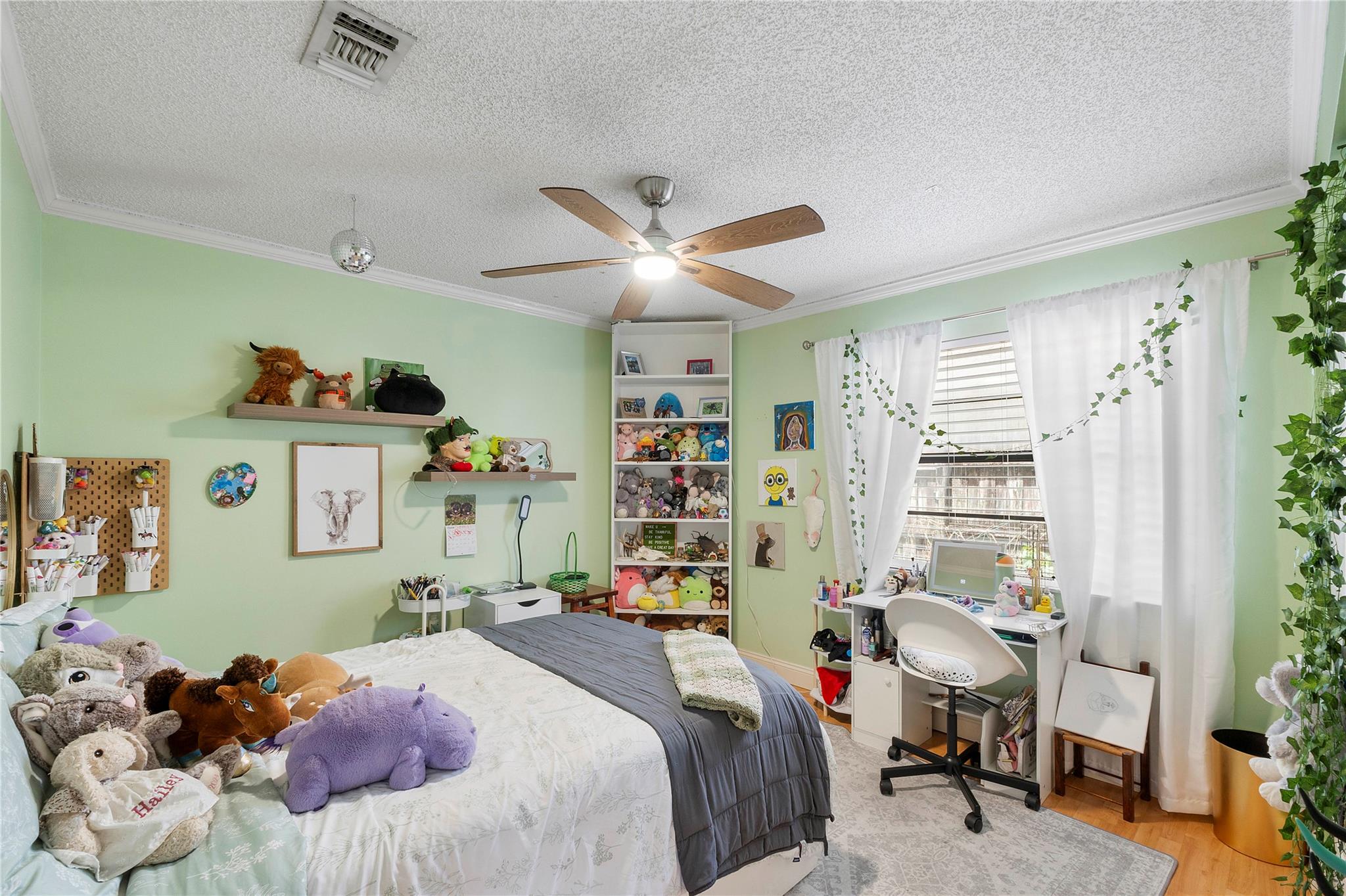 4094 NW 1st Pl