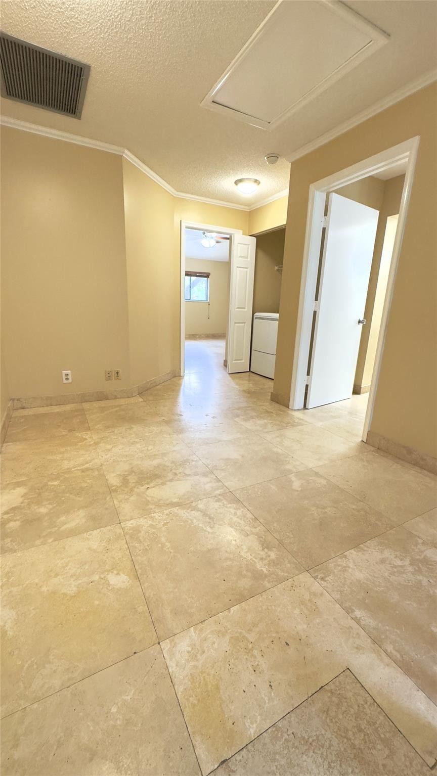 2126 W Discovery Cir