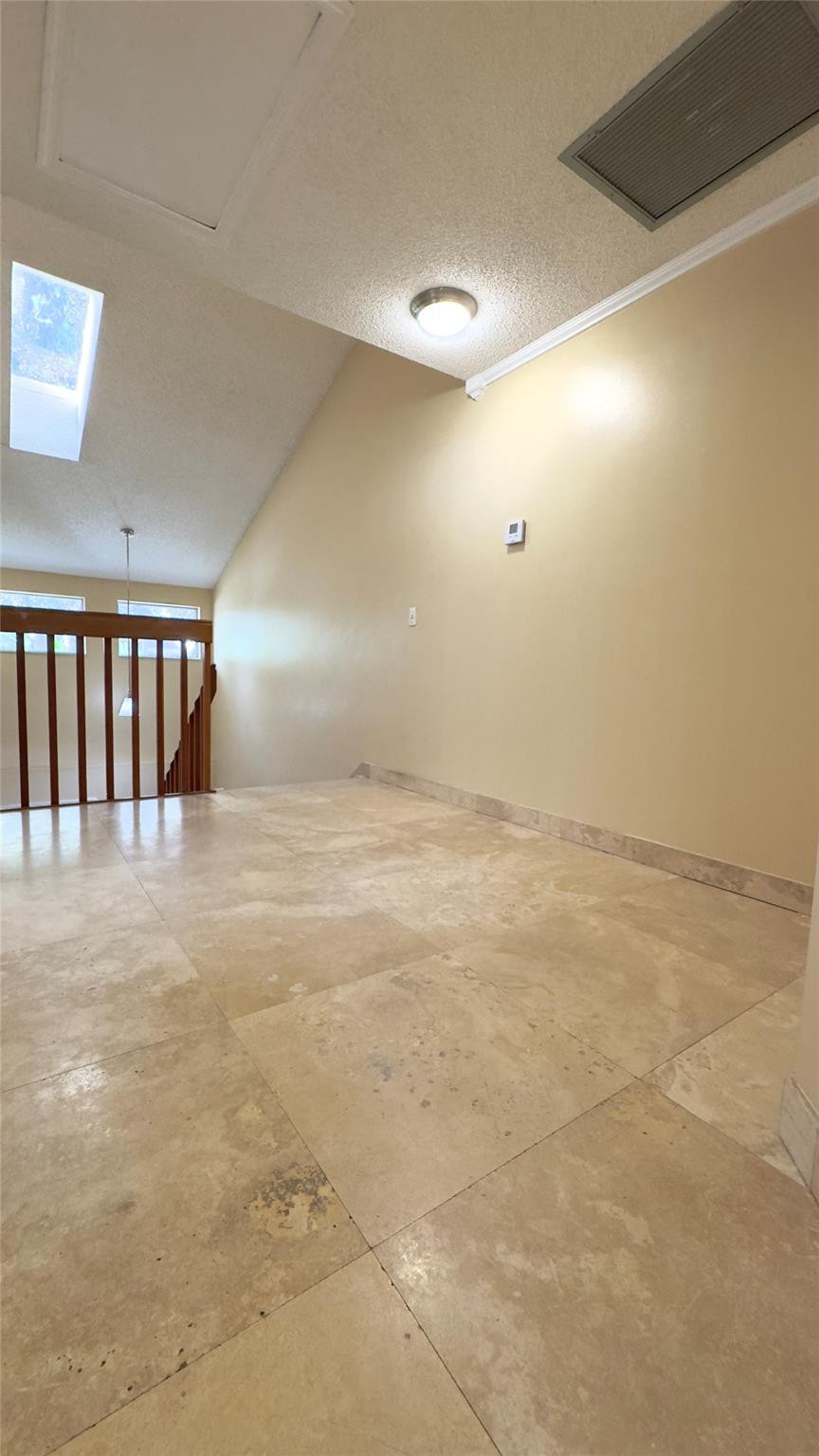 2126 W Discovery Cir