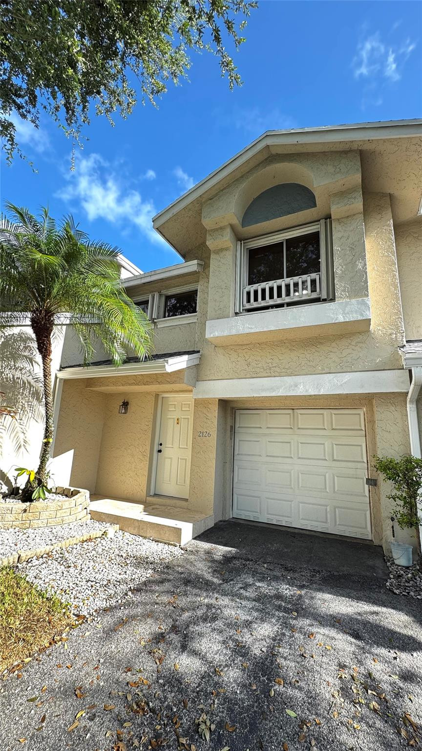2126 W Discovery Cir