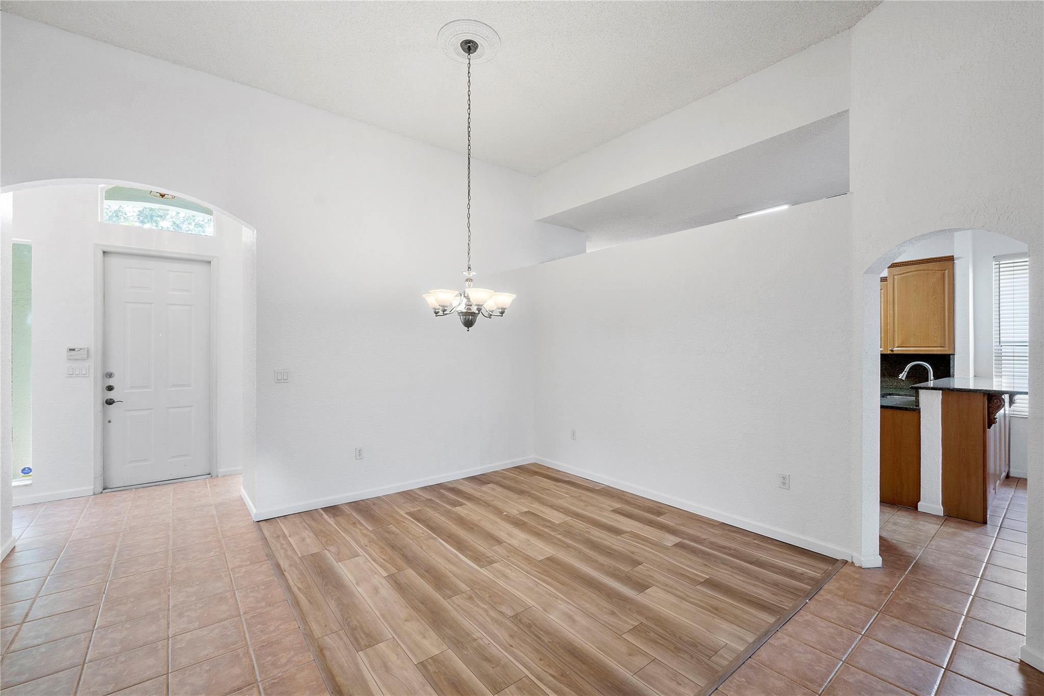 4863 NW 54th Ave
