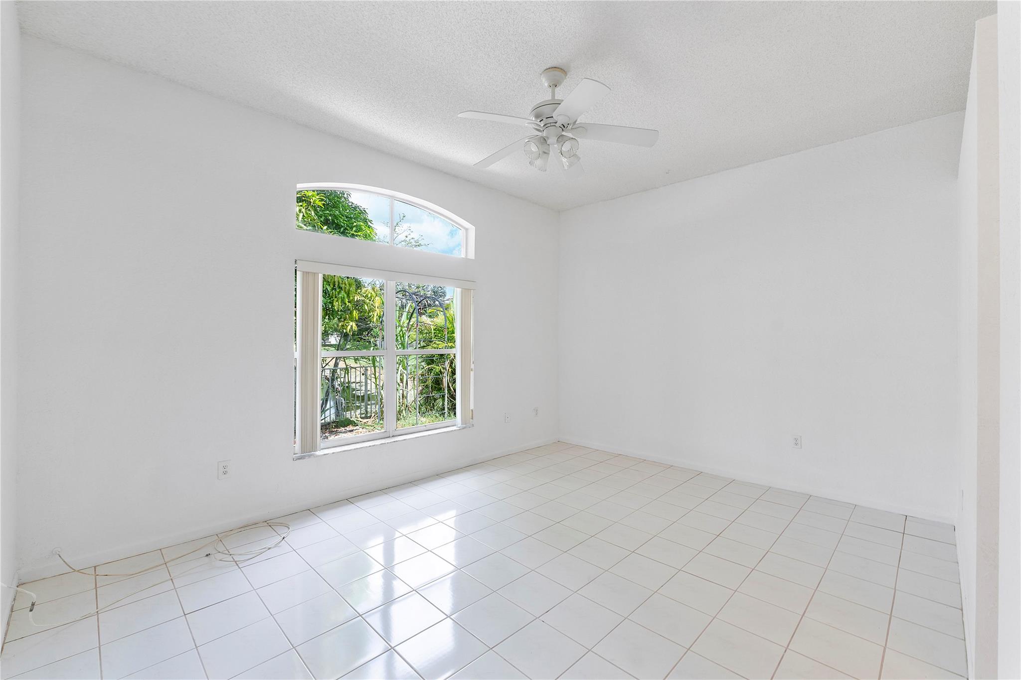 4863 NW 54th Ave