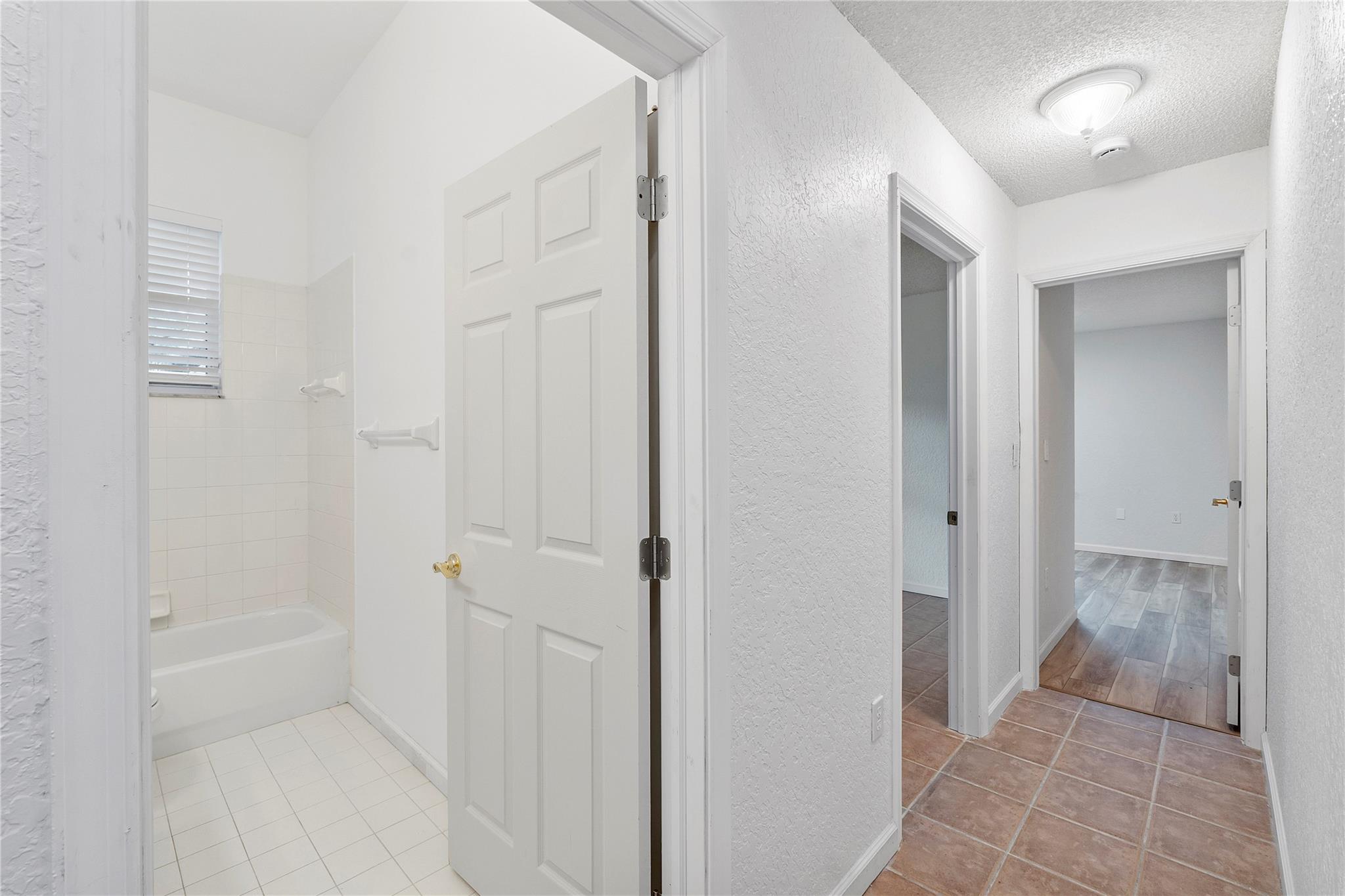 4863 NW 54th Ave