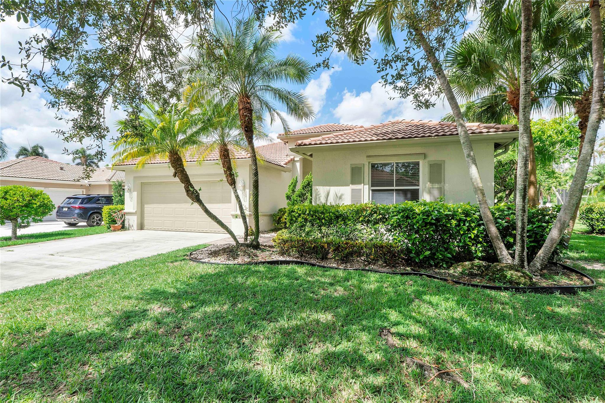 4863 NW 54th Ave