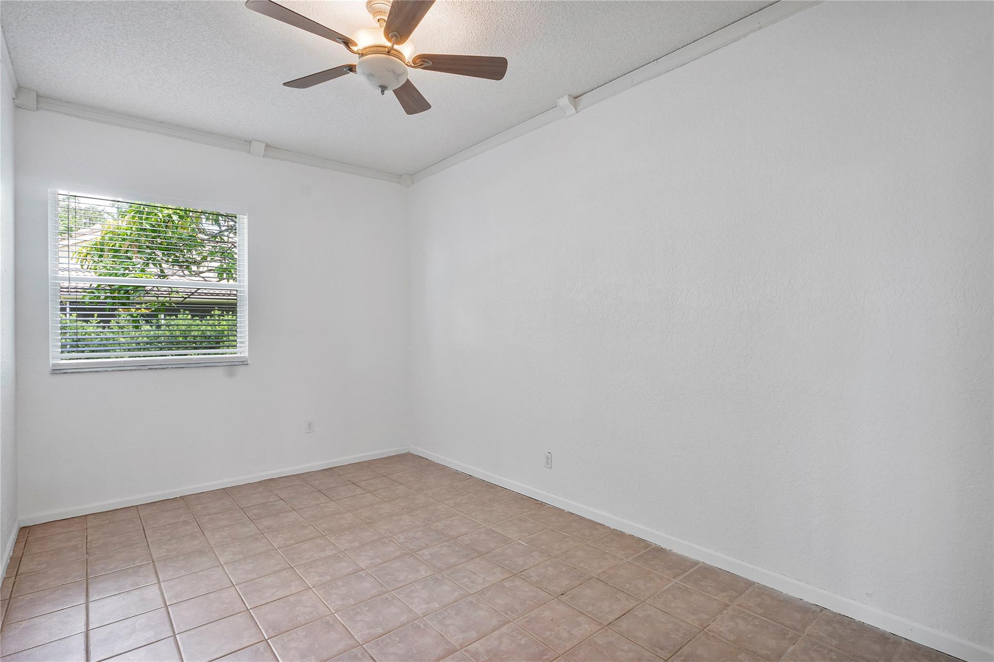 4863 NW 54th Ave