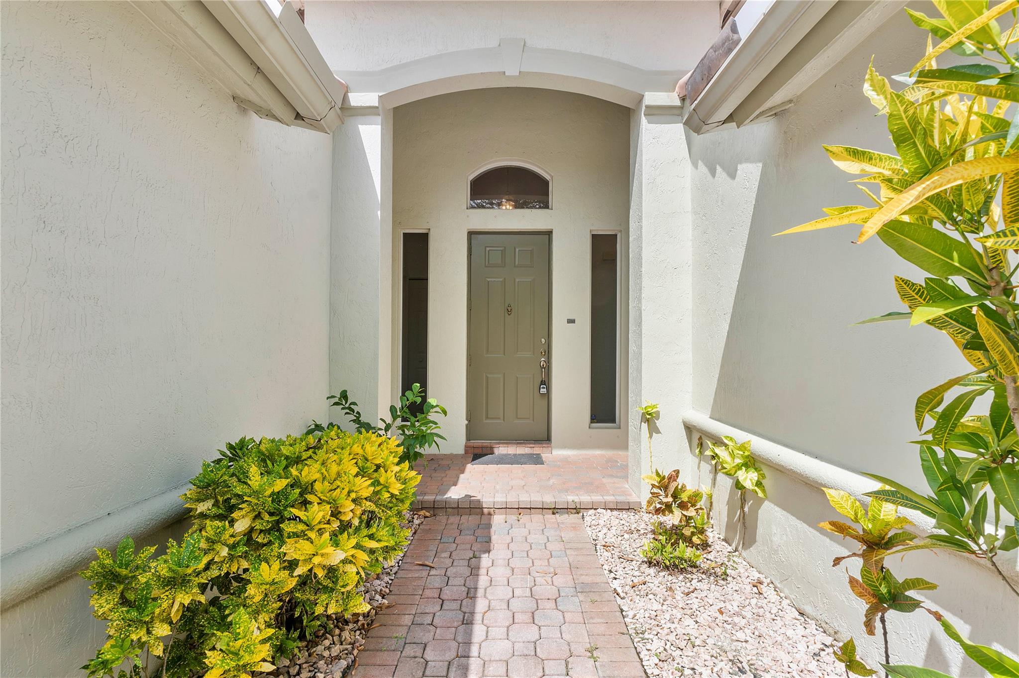 4863 NW 54th Ave