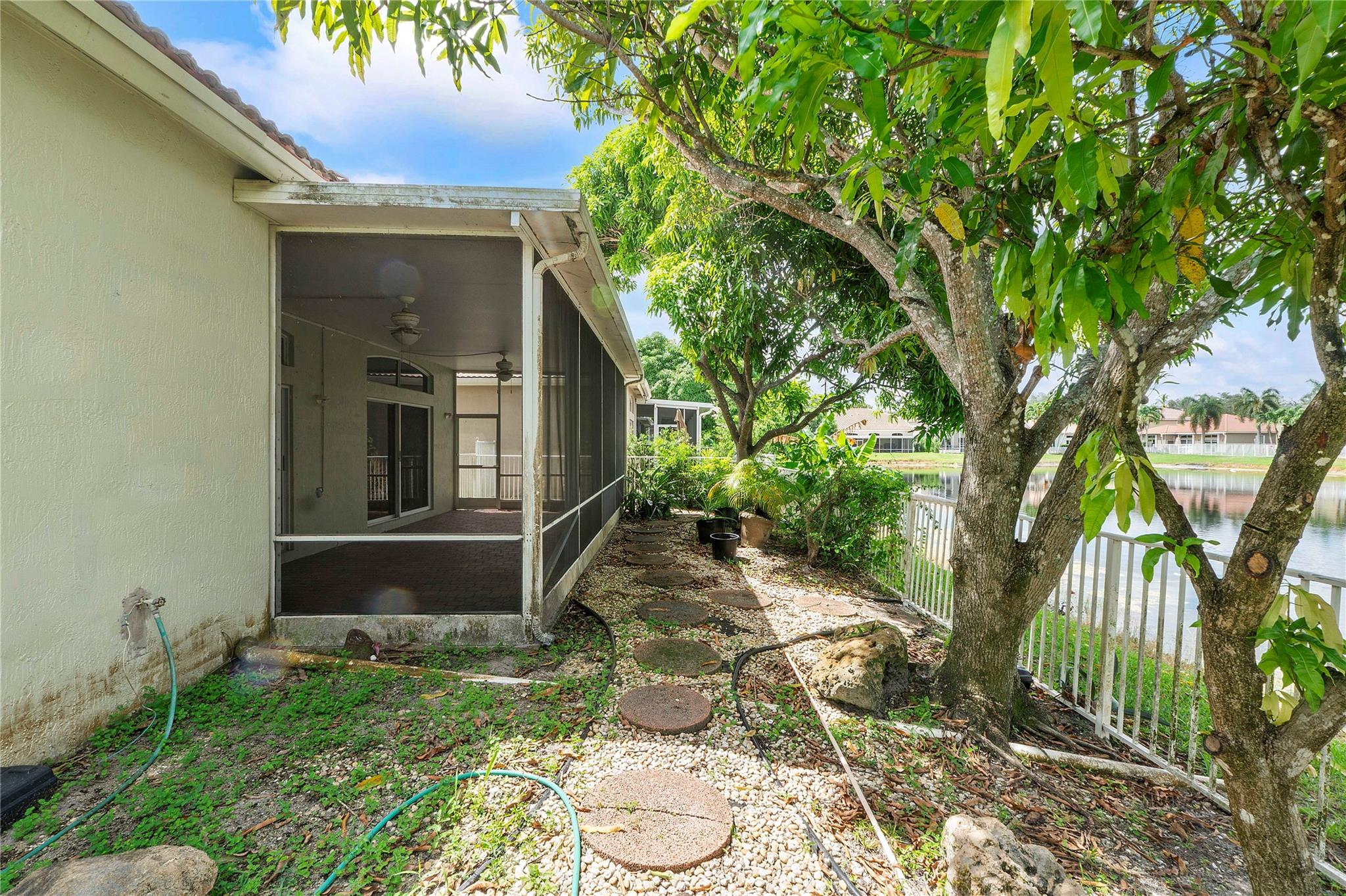 4863 NW 54th Ave