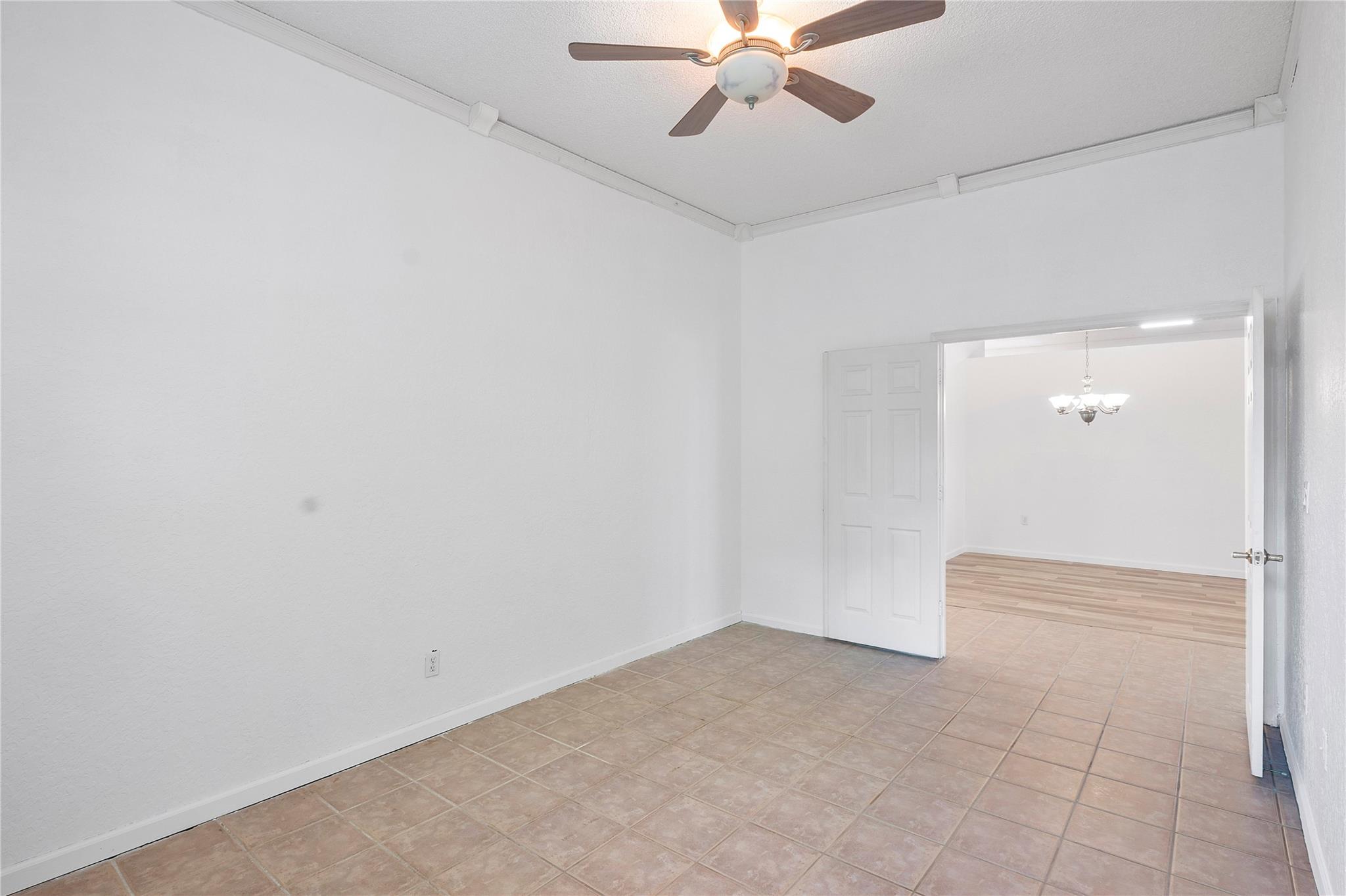 4863 NW 54th Ave
