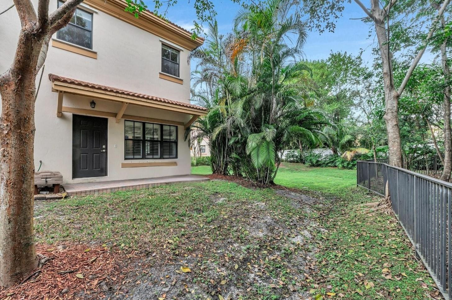 6140 Grand Cypress Circle, Coconut Creek