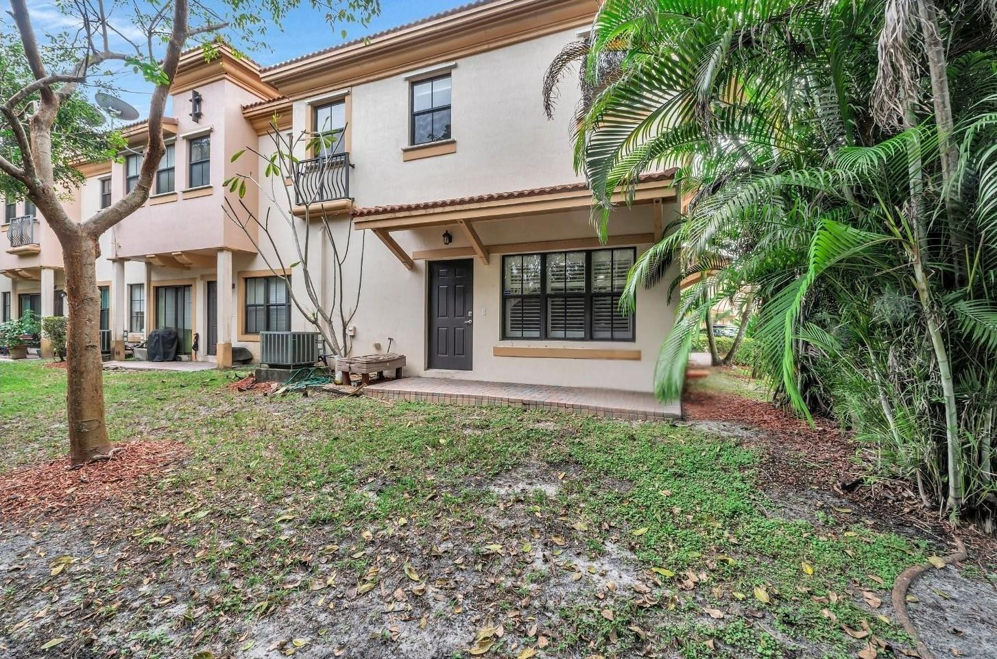 6140 Grand Cypress Circle, Coconut Creek