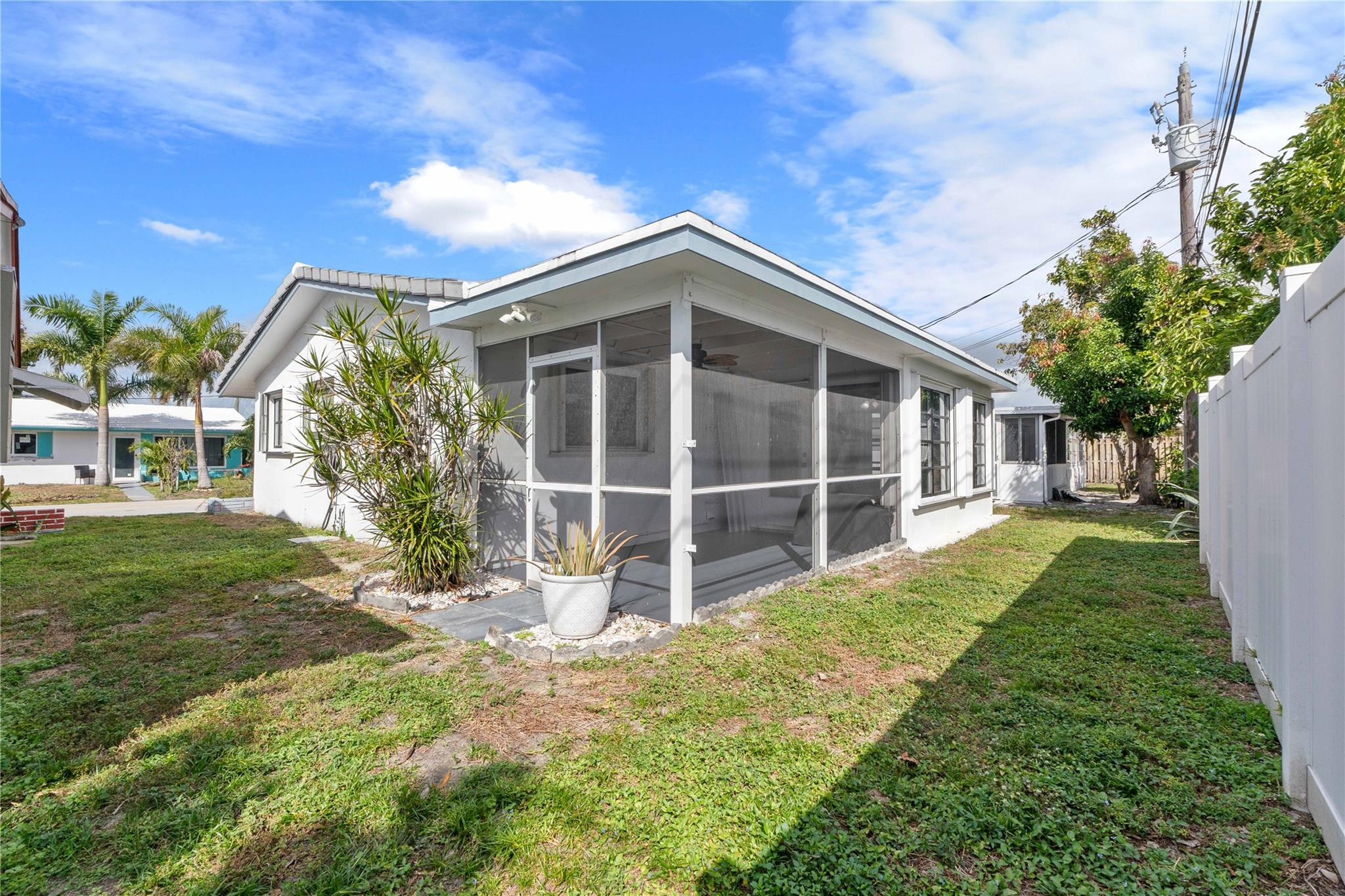 4560 NW 17th Terrace