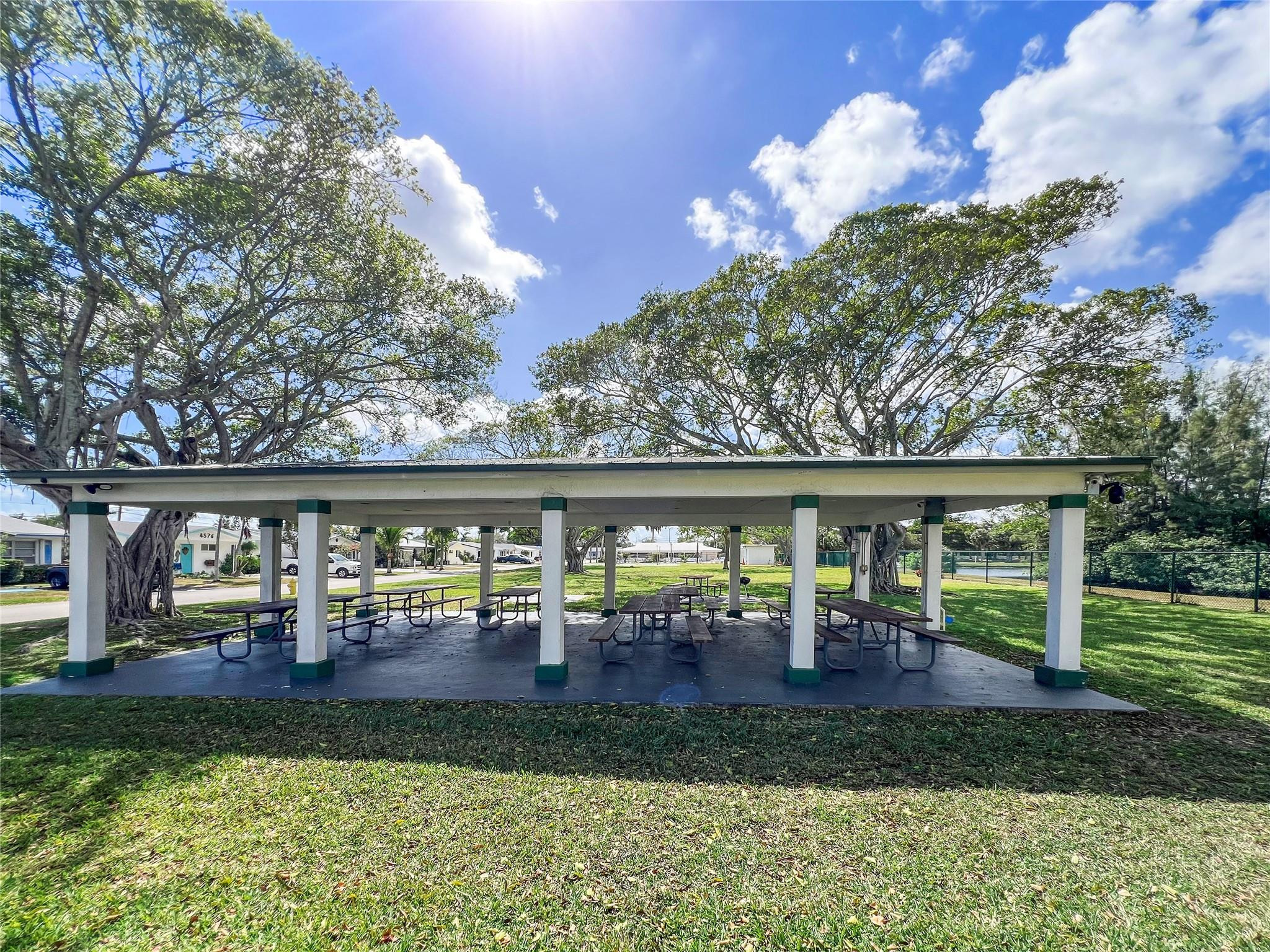 4560 NW 17th Terrace