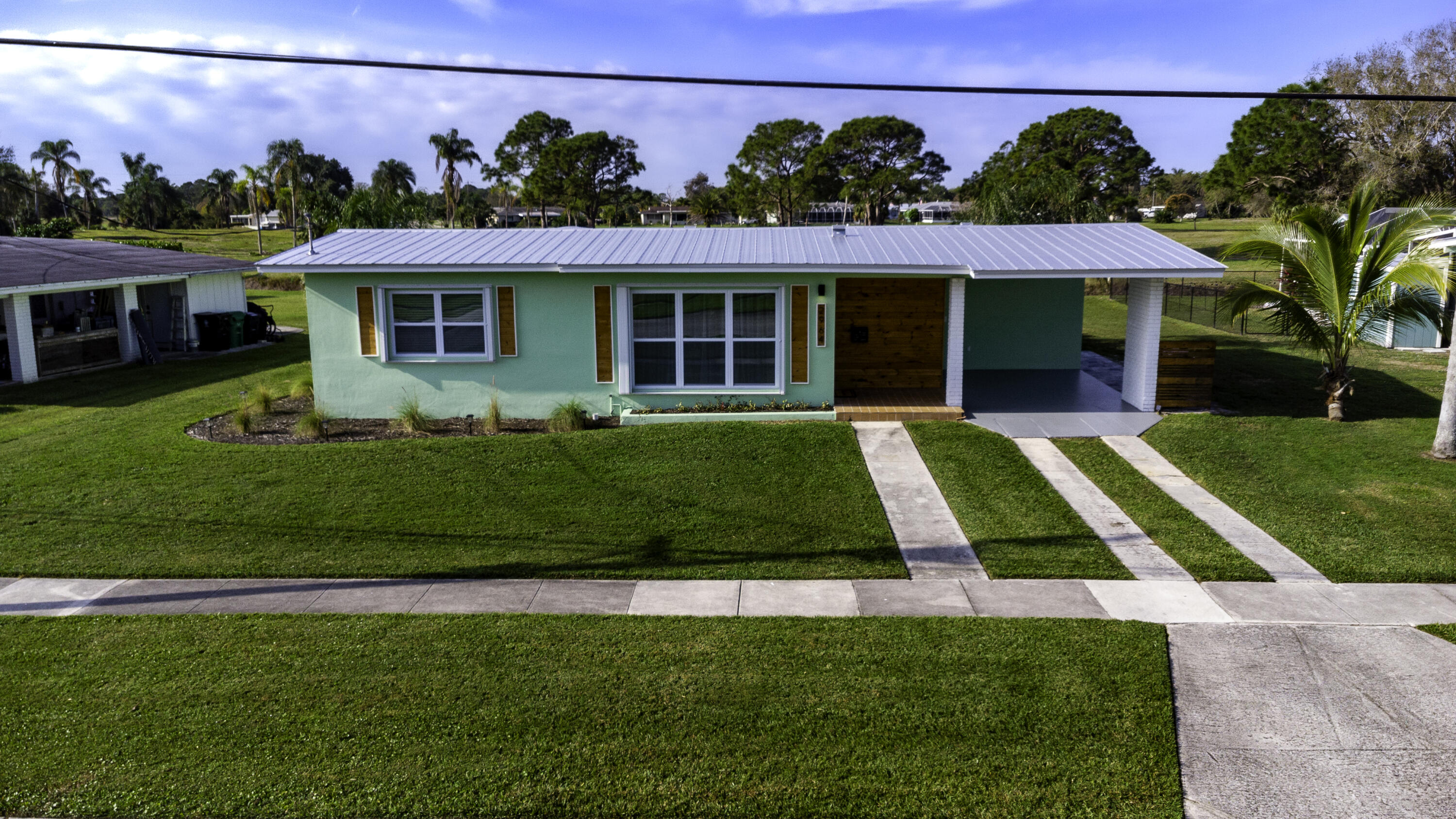 2964 SE Treasure Island Road