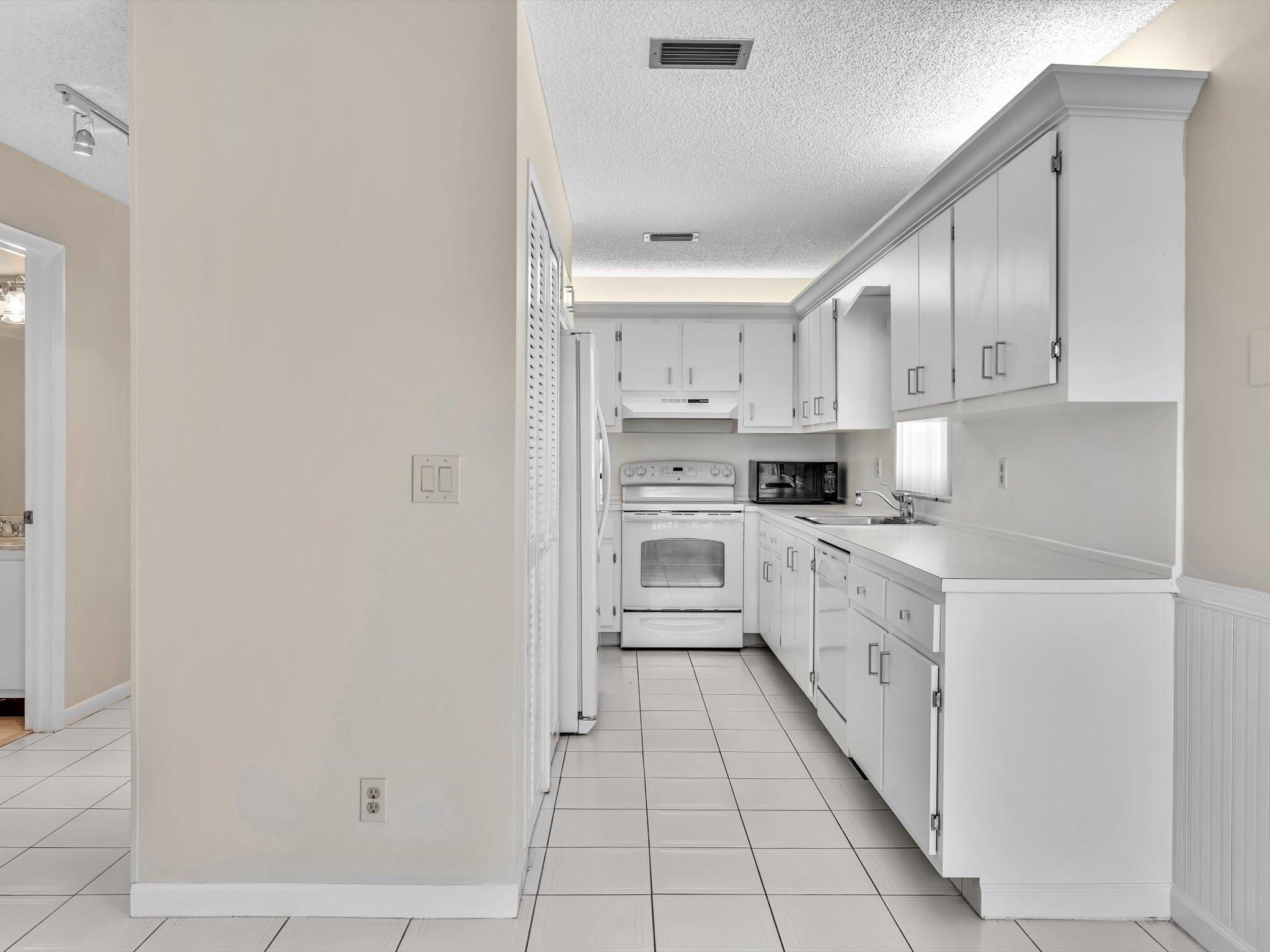 13669 Date Palm Court D