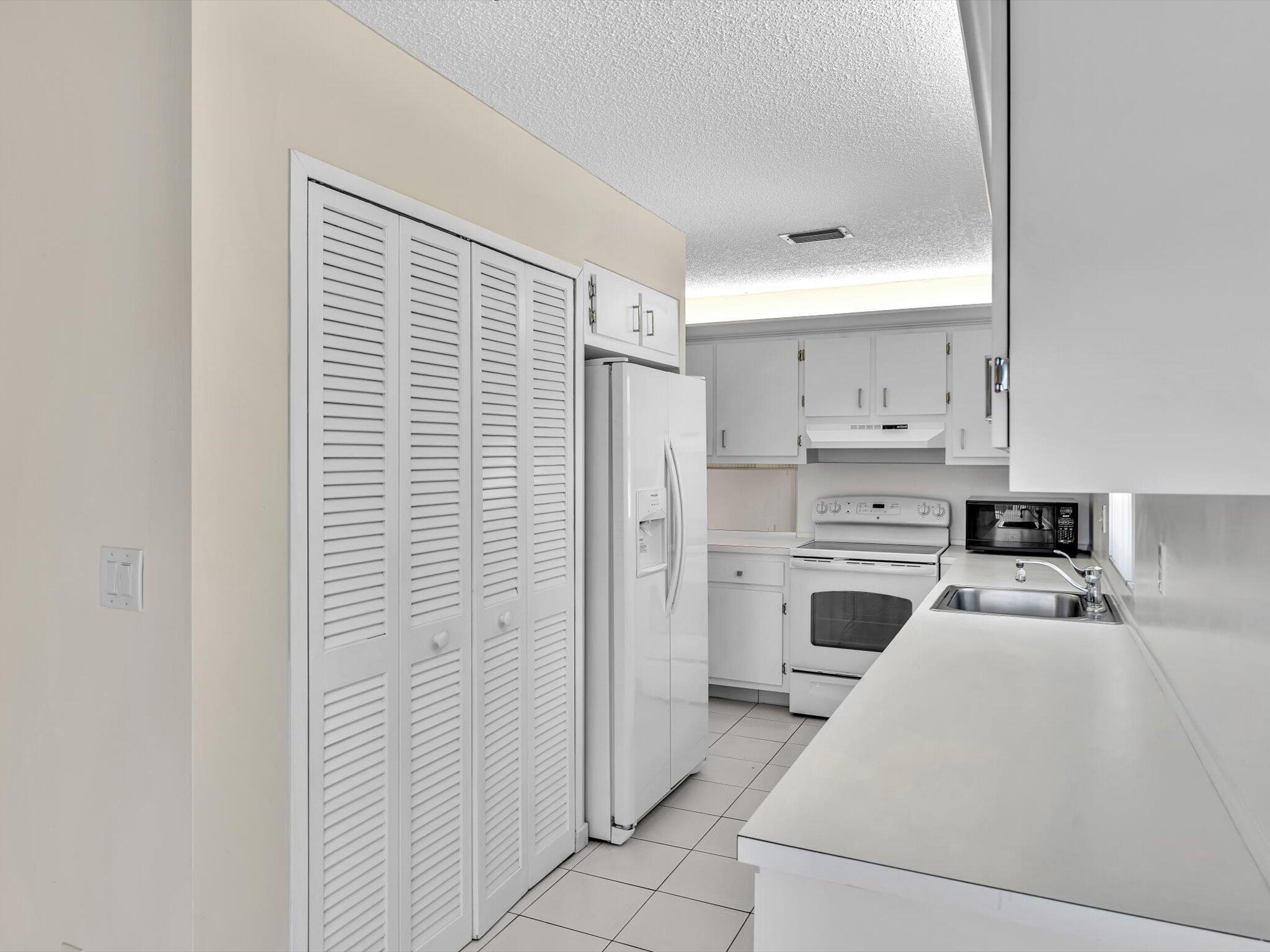 13669 Date Palm Court D