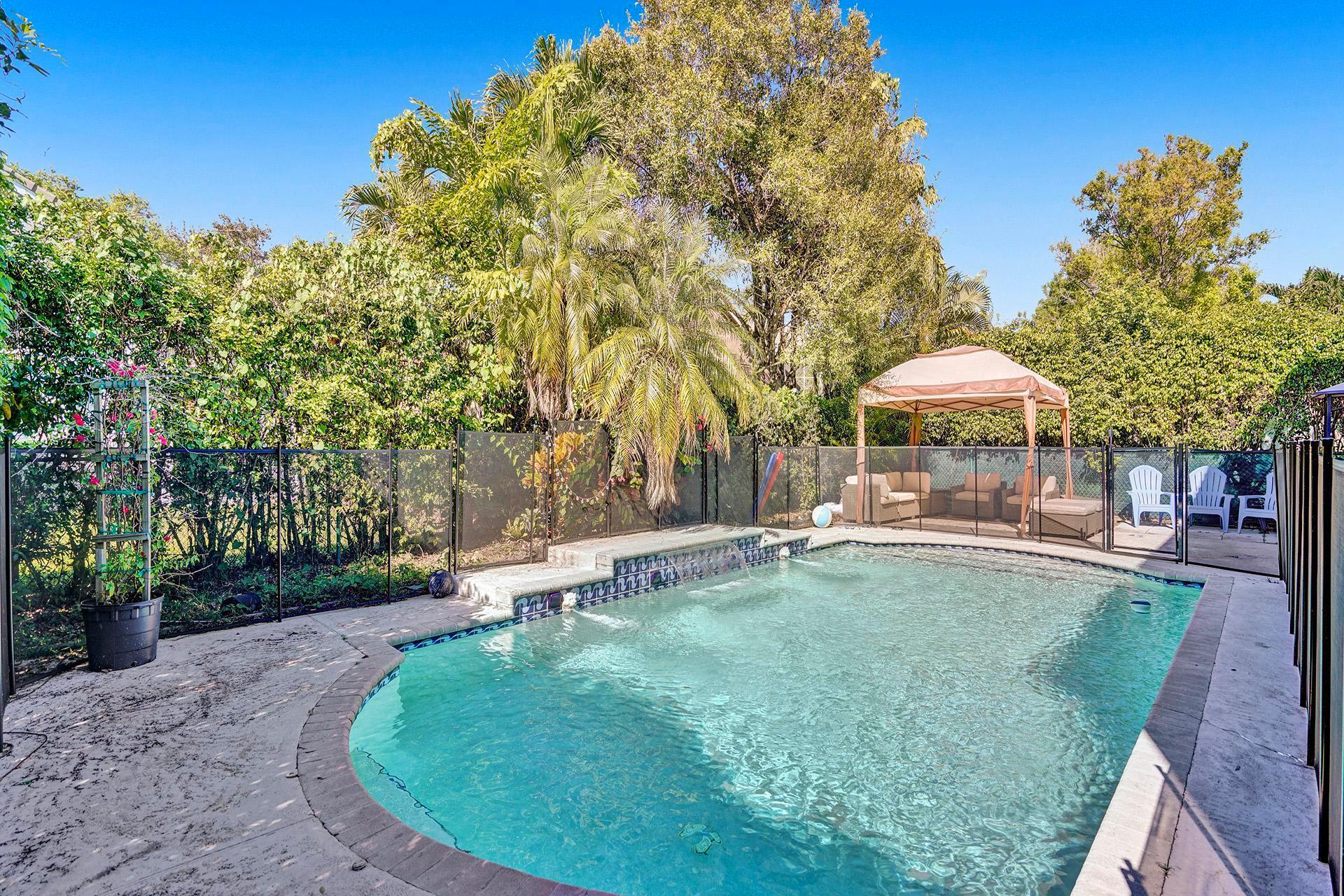 8001 NW 66th Terrace