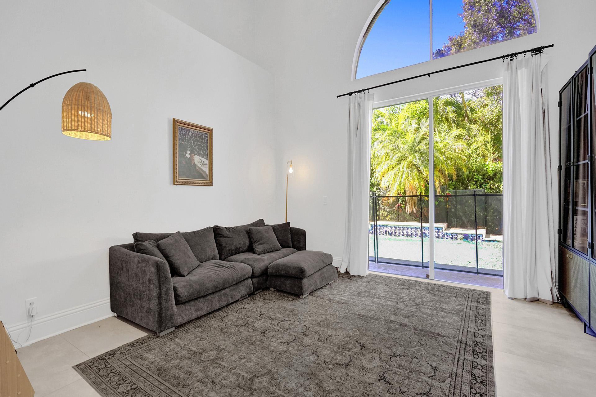 8001 NW 66th Terrace