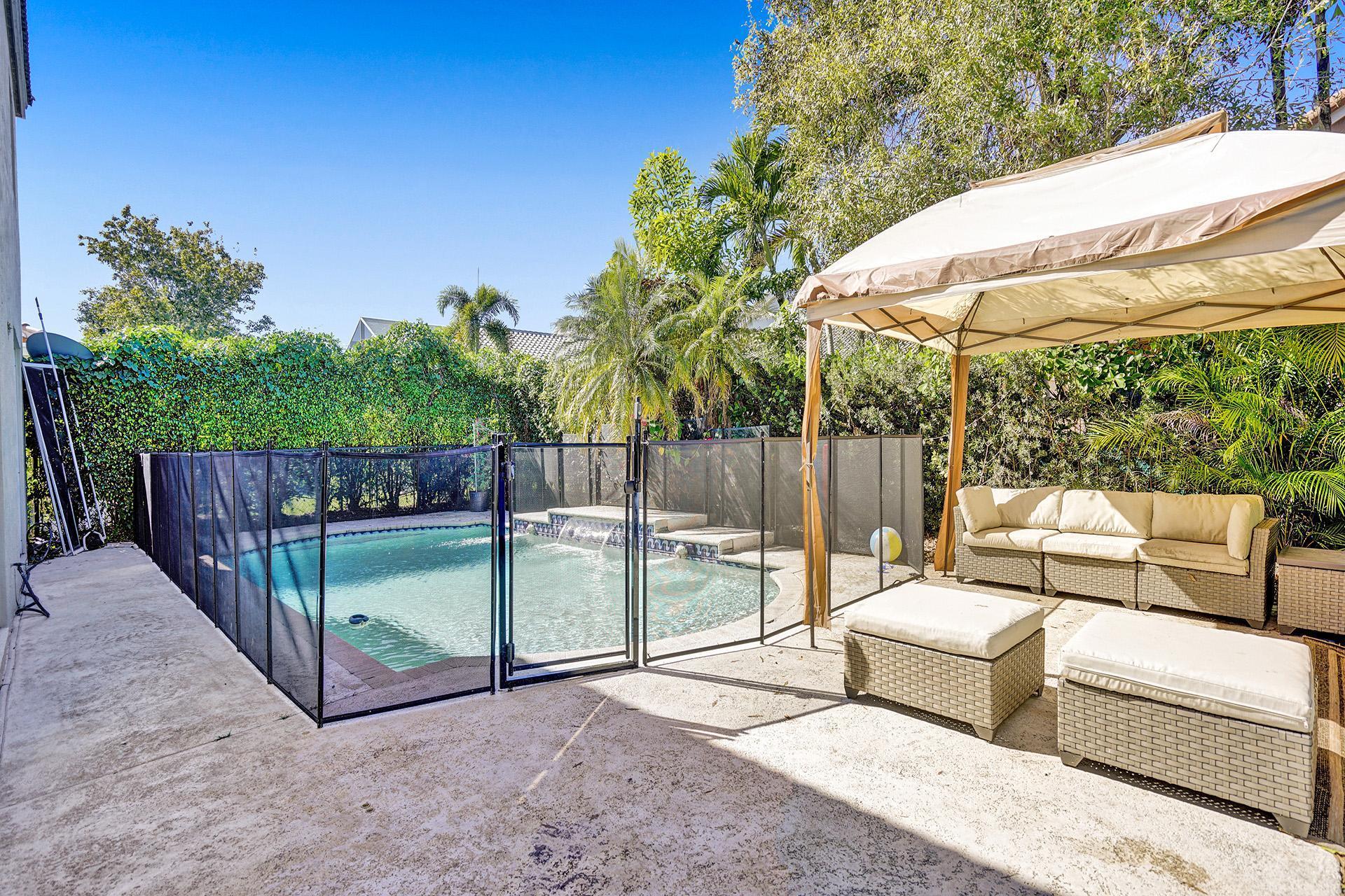 8001 NW 66th Terrace