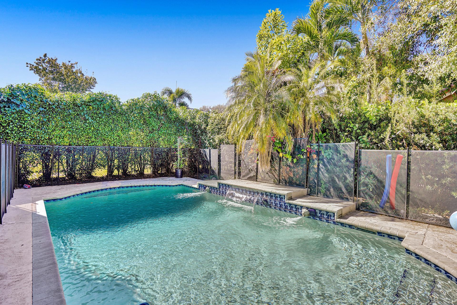 8001 NW 66th Terrace