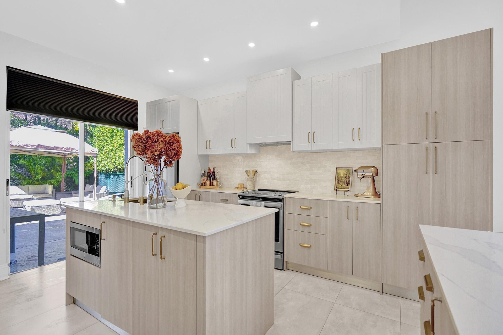 8001 NW 66th Terrace