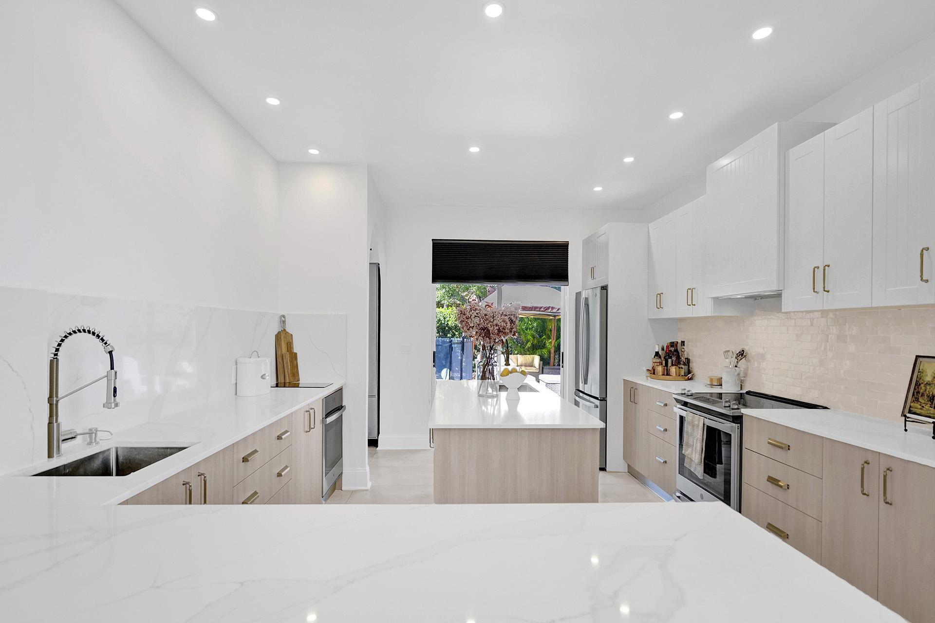 8001 NW 66th Terrace