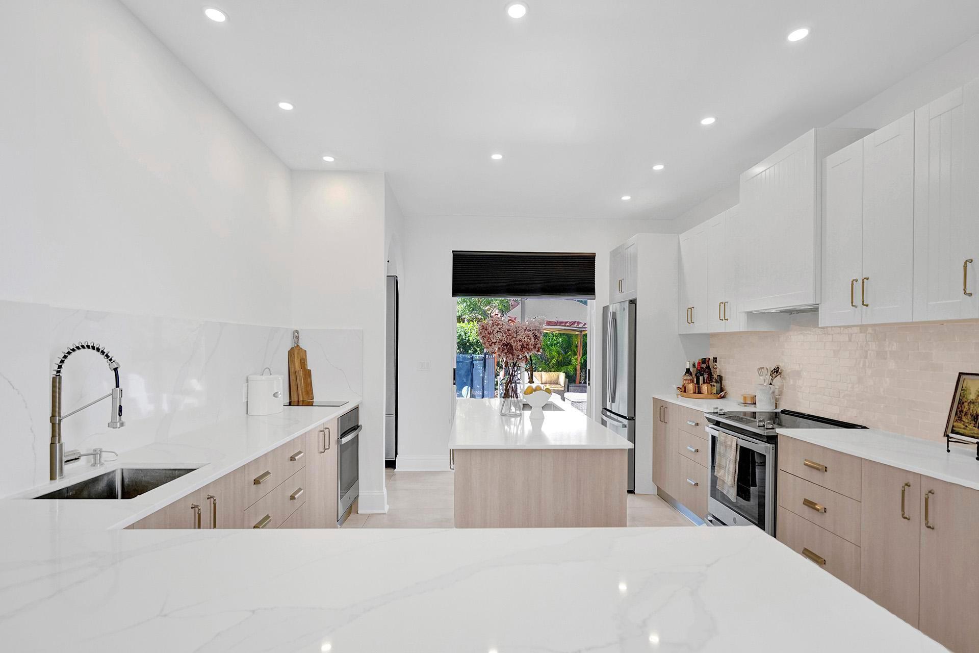 8001 NW 66th Terrace