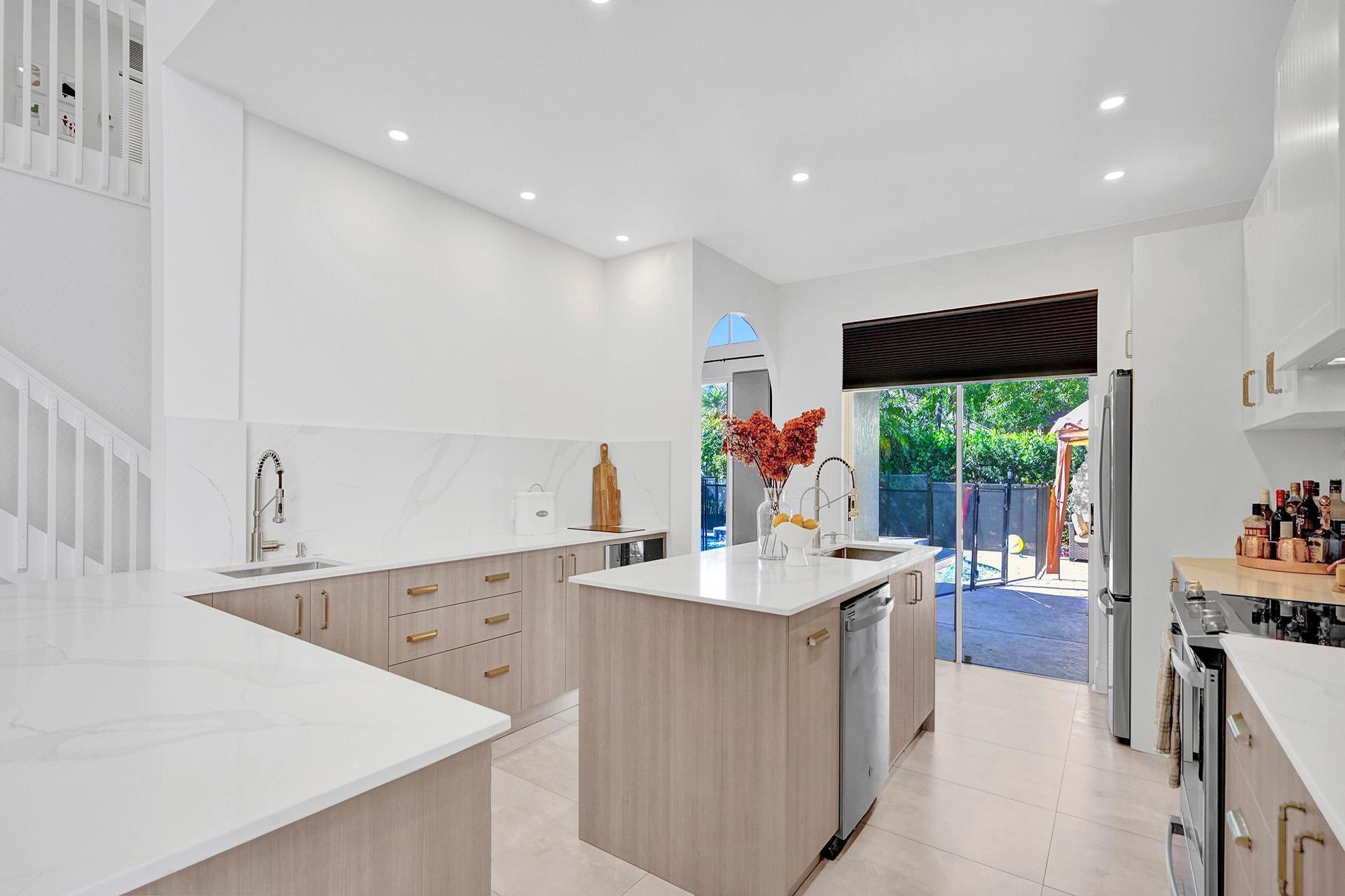 8001 NW 66th Terrace